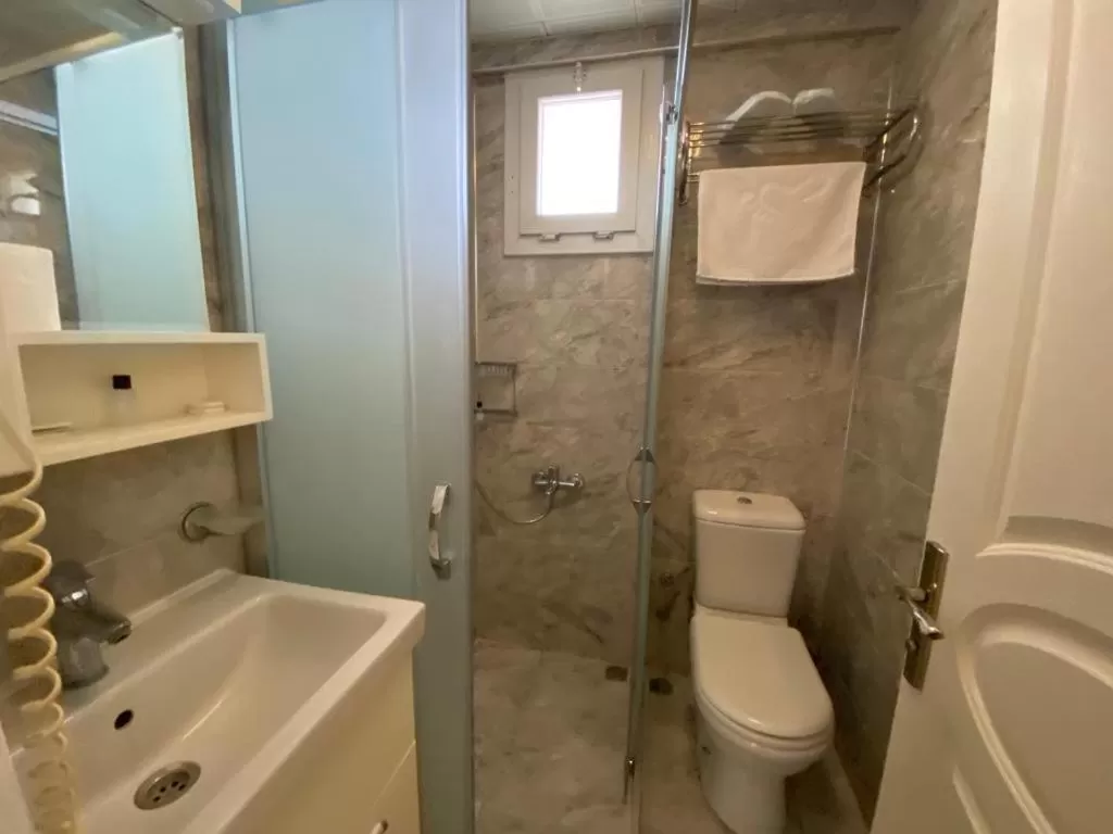 Bathroom in Sakran Hotel