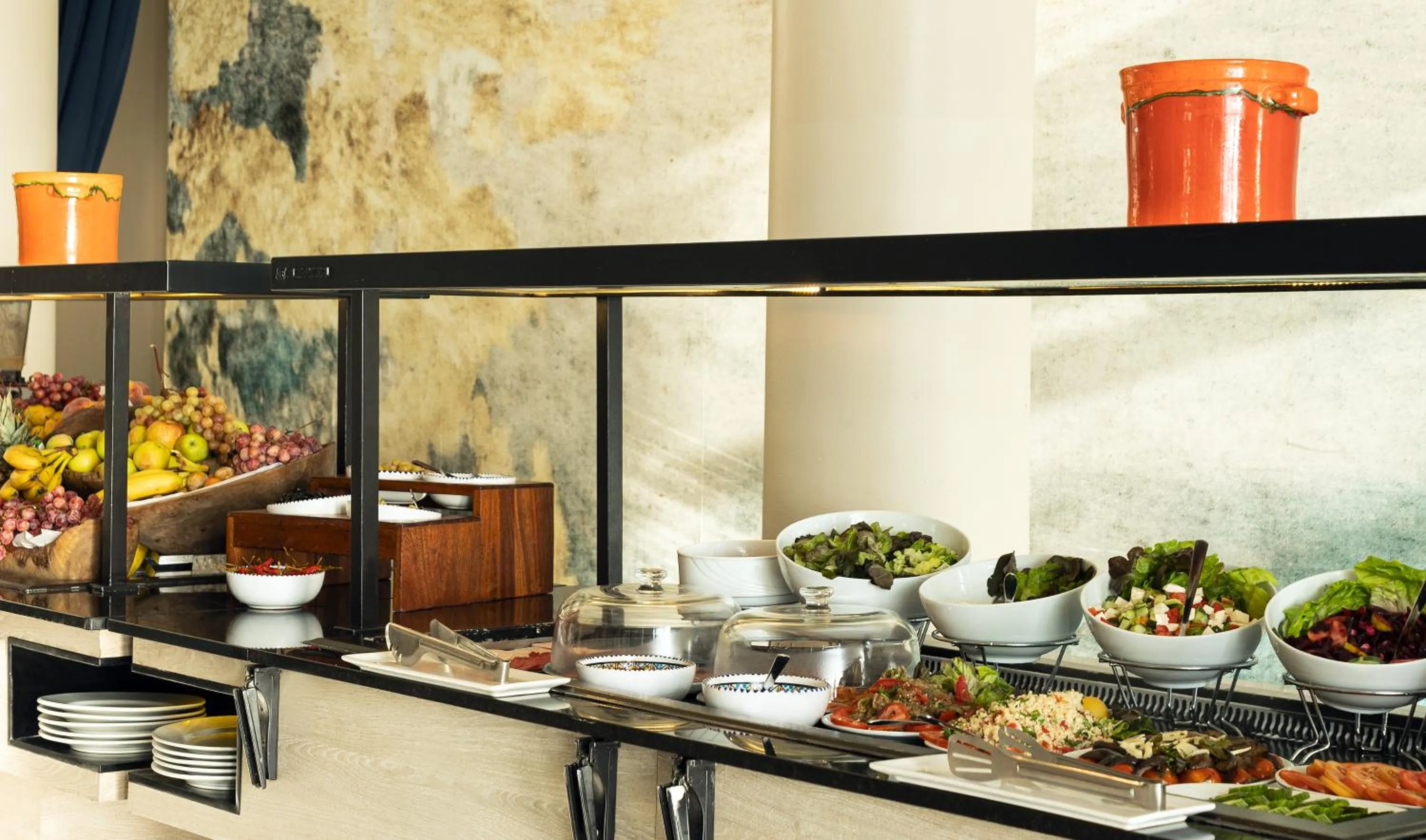 Restaurant/places to eat in Mövenpick Hotel Gammarth Tunis