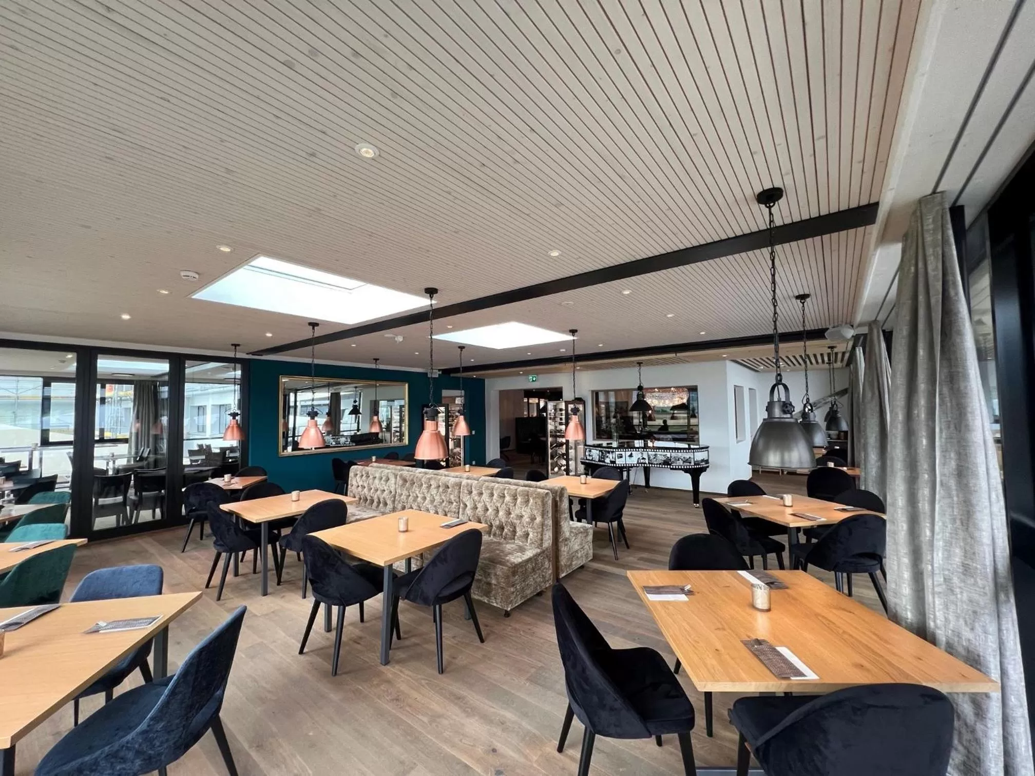 Restaurant/places to eat in AMANTE Hotel