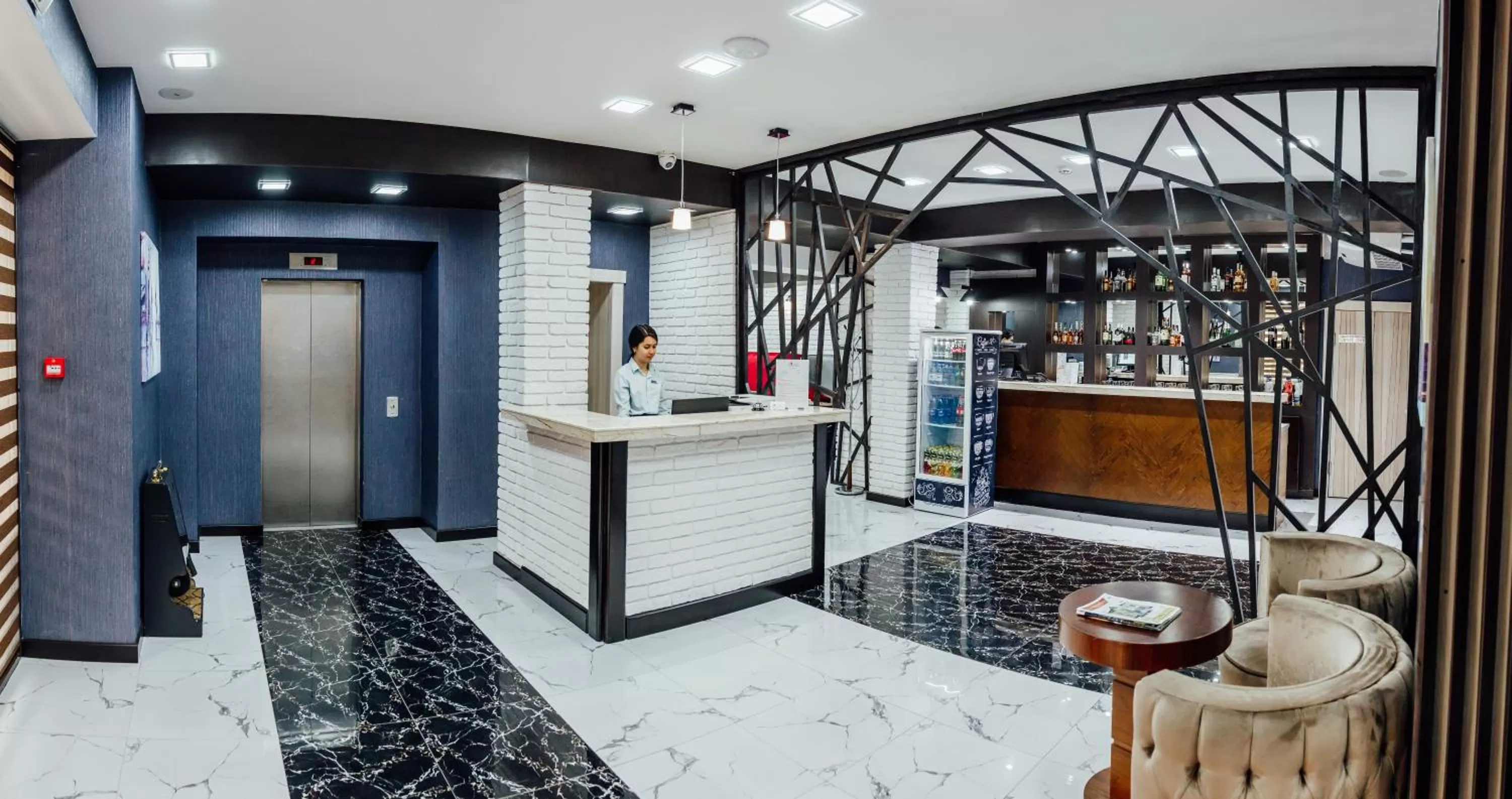 Lobby or reception in Express City Hotel