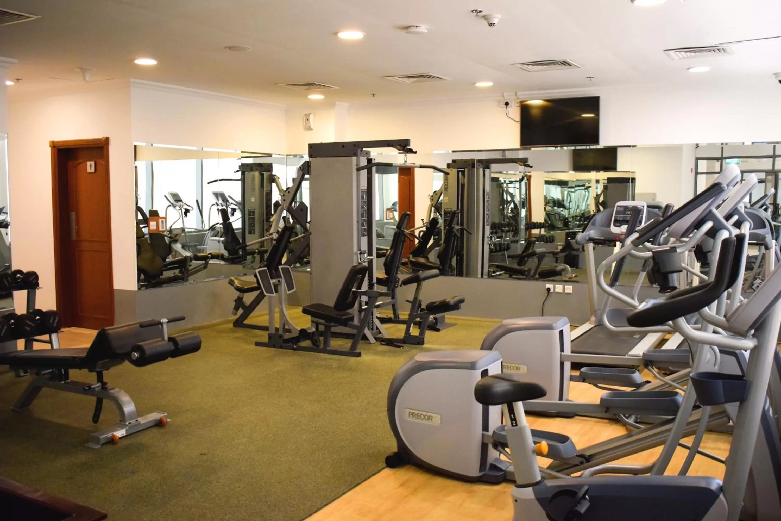 Fitness centre/facilities in Sapphire Plaza Hotel