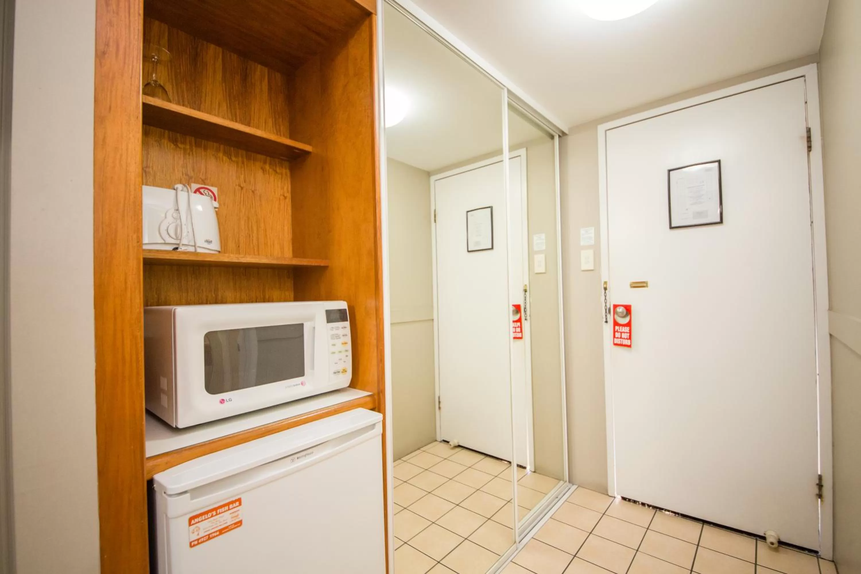 Coffee/tea facilities in Cosmopolitan Motel & Serviced Apartments