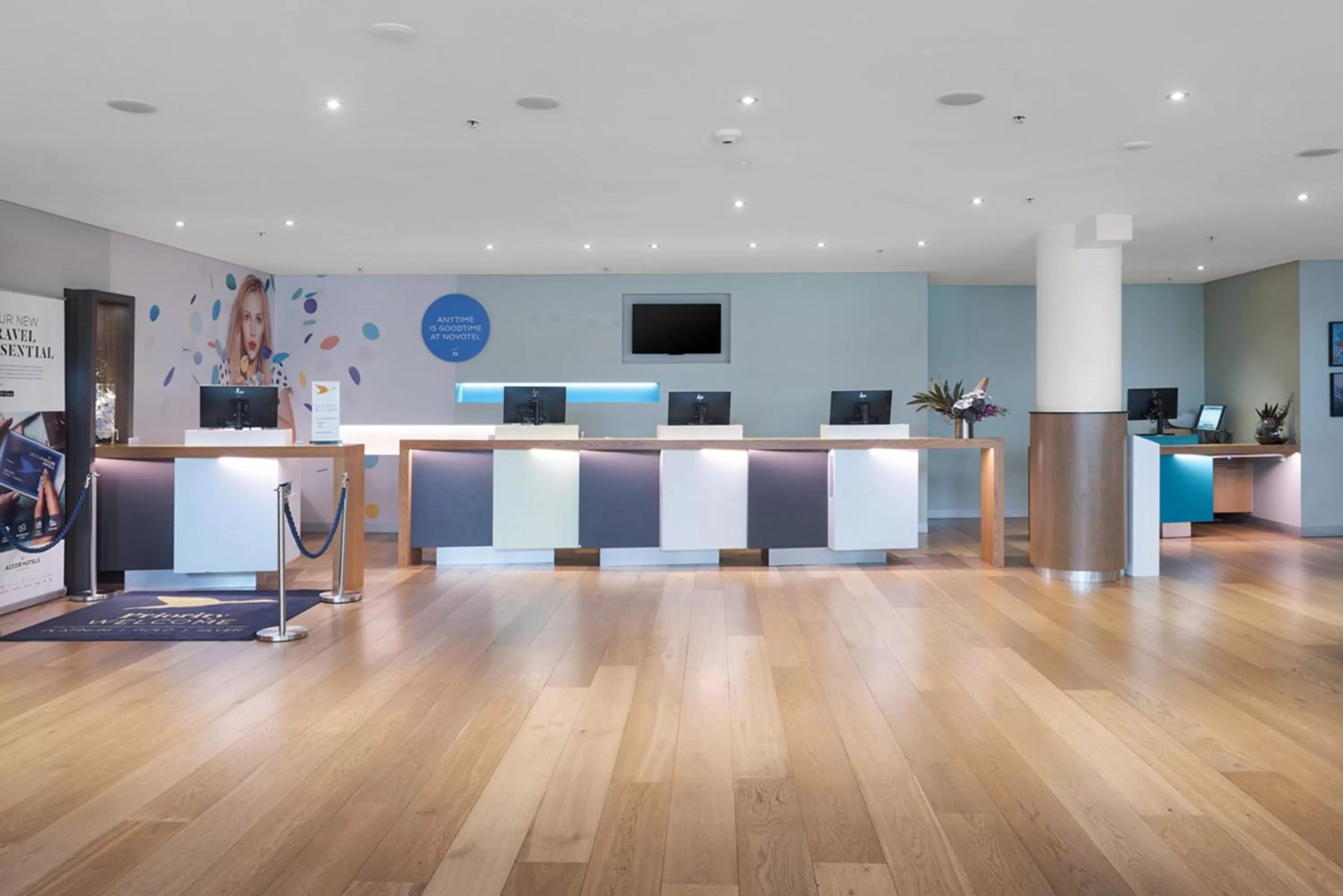 Lobby or reception in Novotel Sydney Darling Harbour