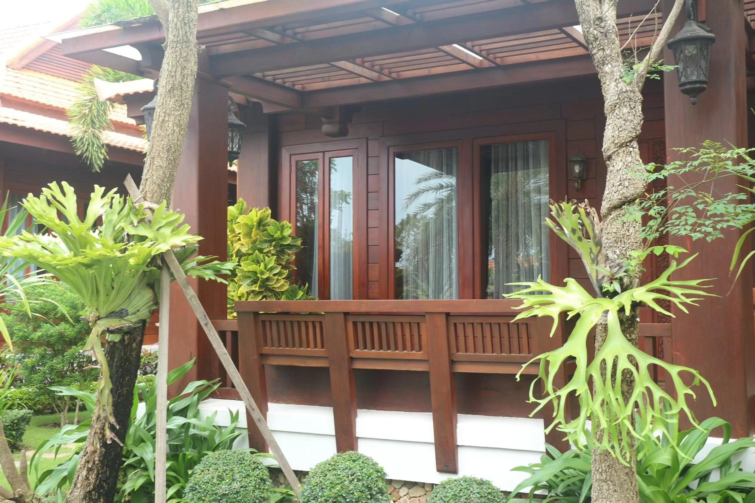 Garden view in Try Palace Resort Kep