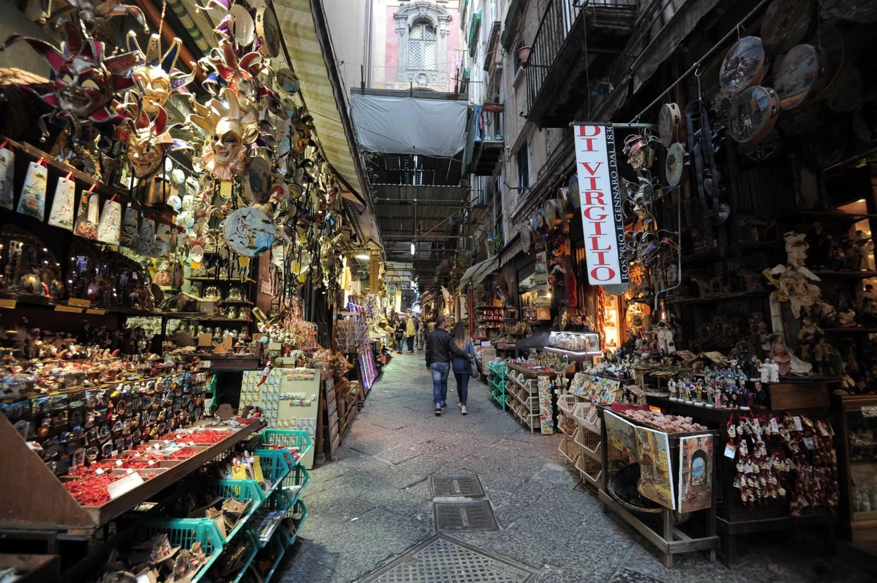 Shopping Area, Supermarket/Shops in B&B Napoli Centro Storico
