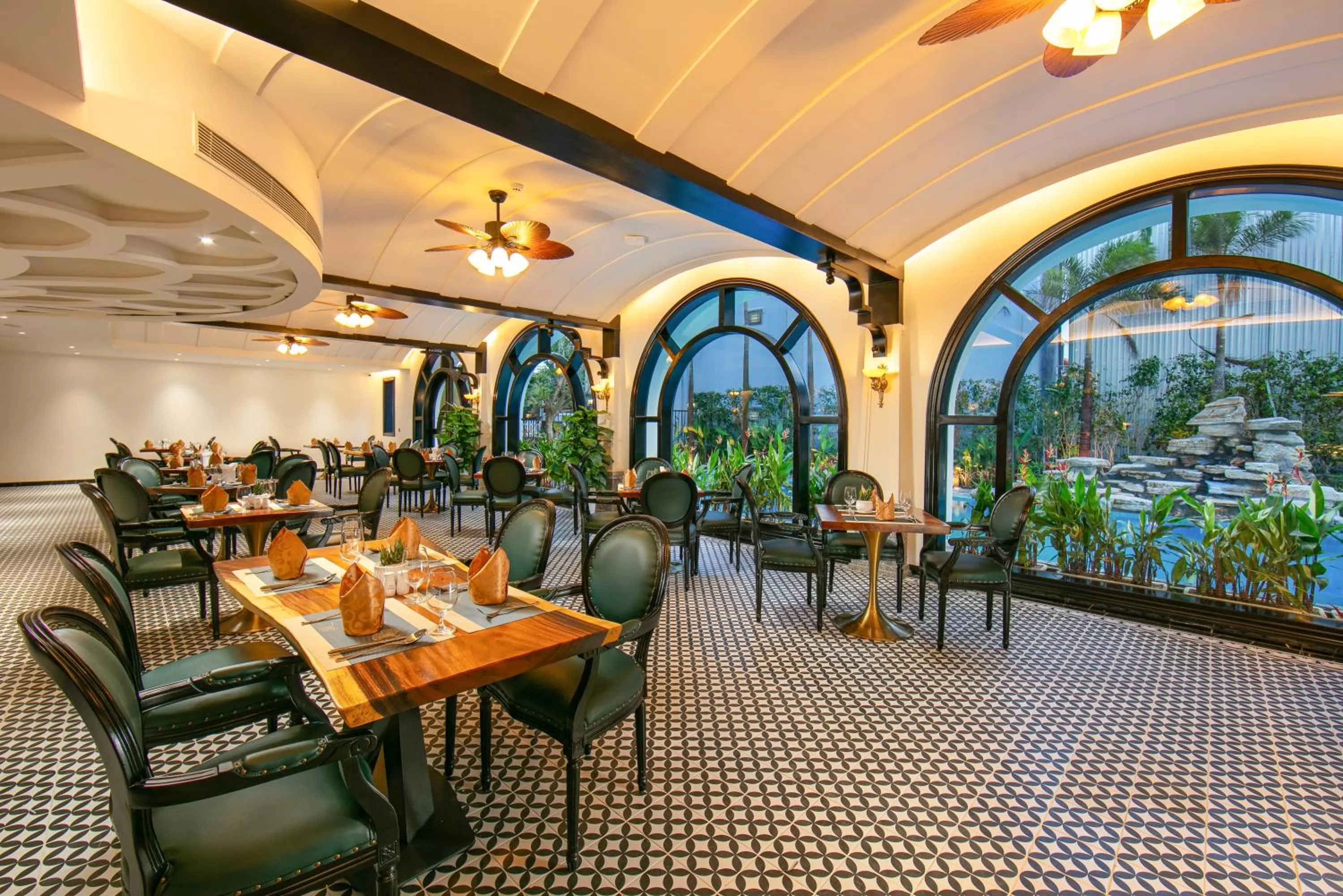 Restaurant/places to eat in Grand Sunrise Palace Hoi An- A Luxury Indochine Hotel & Spa