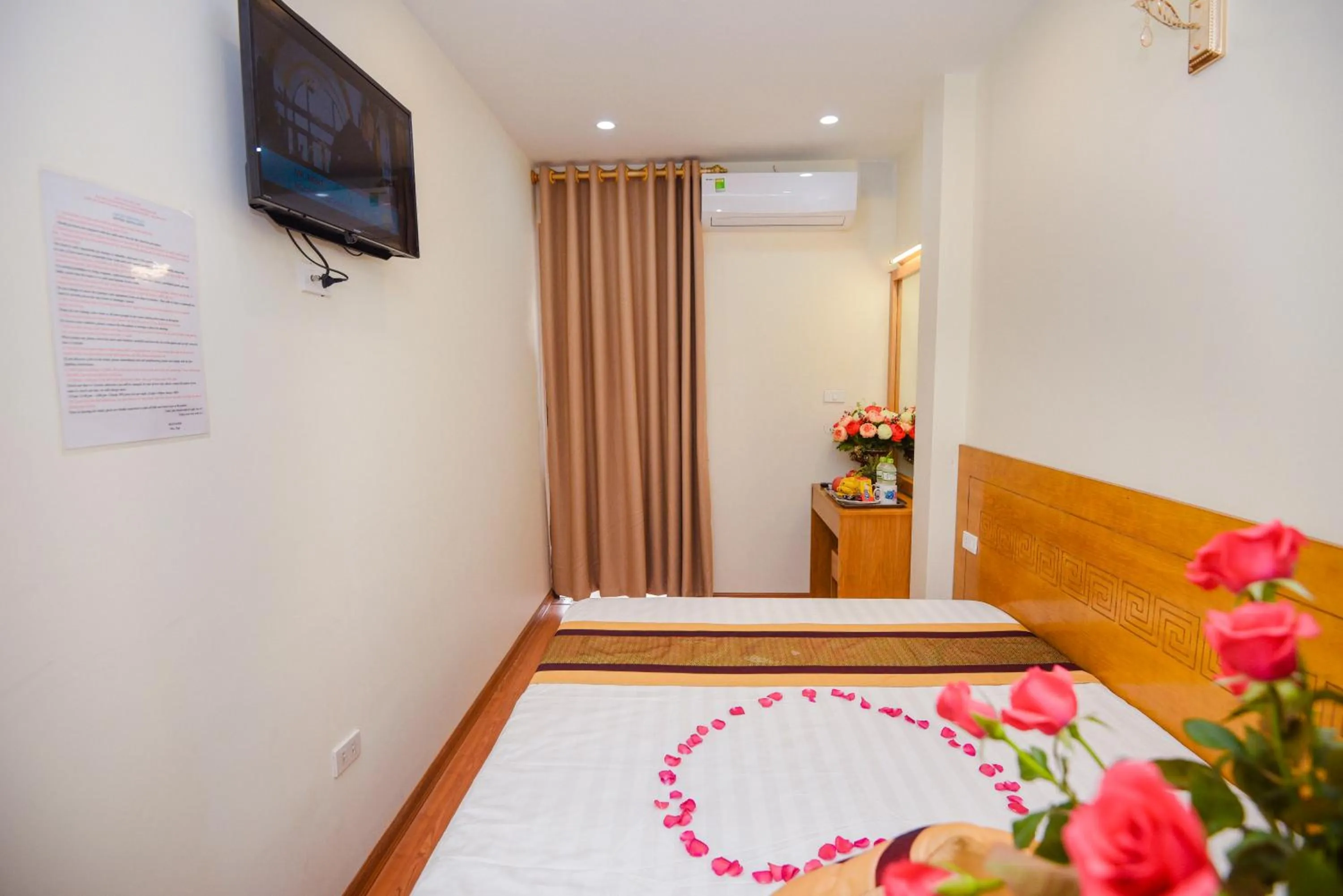 Bed in Old Town Palace Guest House