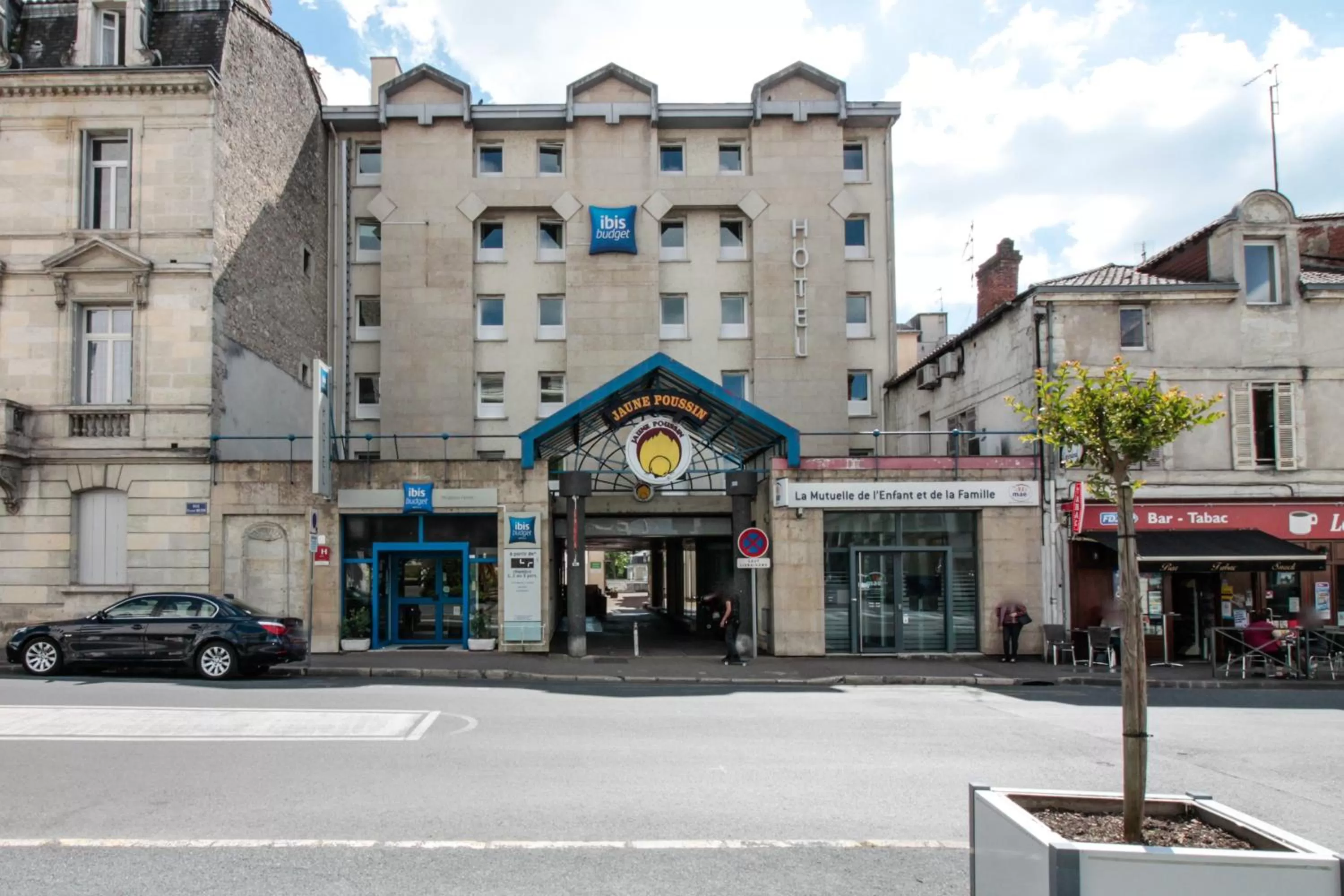 Facade/entrance in Ibis budget Périgueux