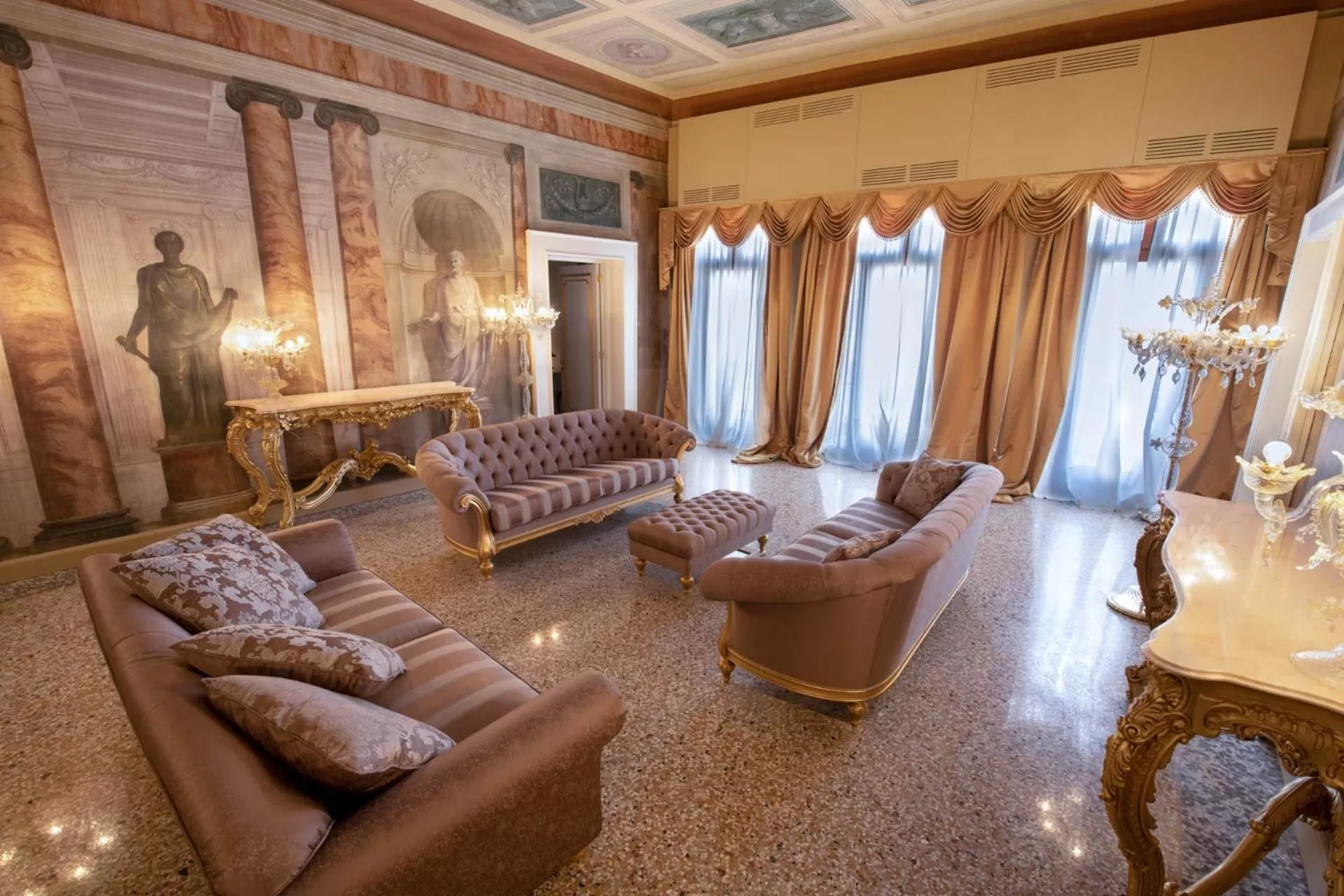 Living room in Ca' Bonfadini Historic Experience