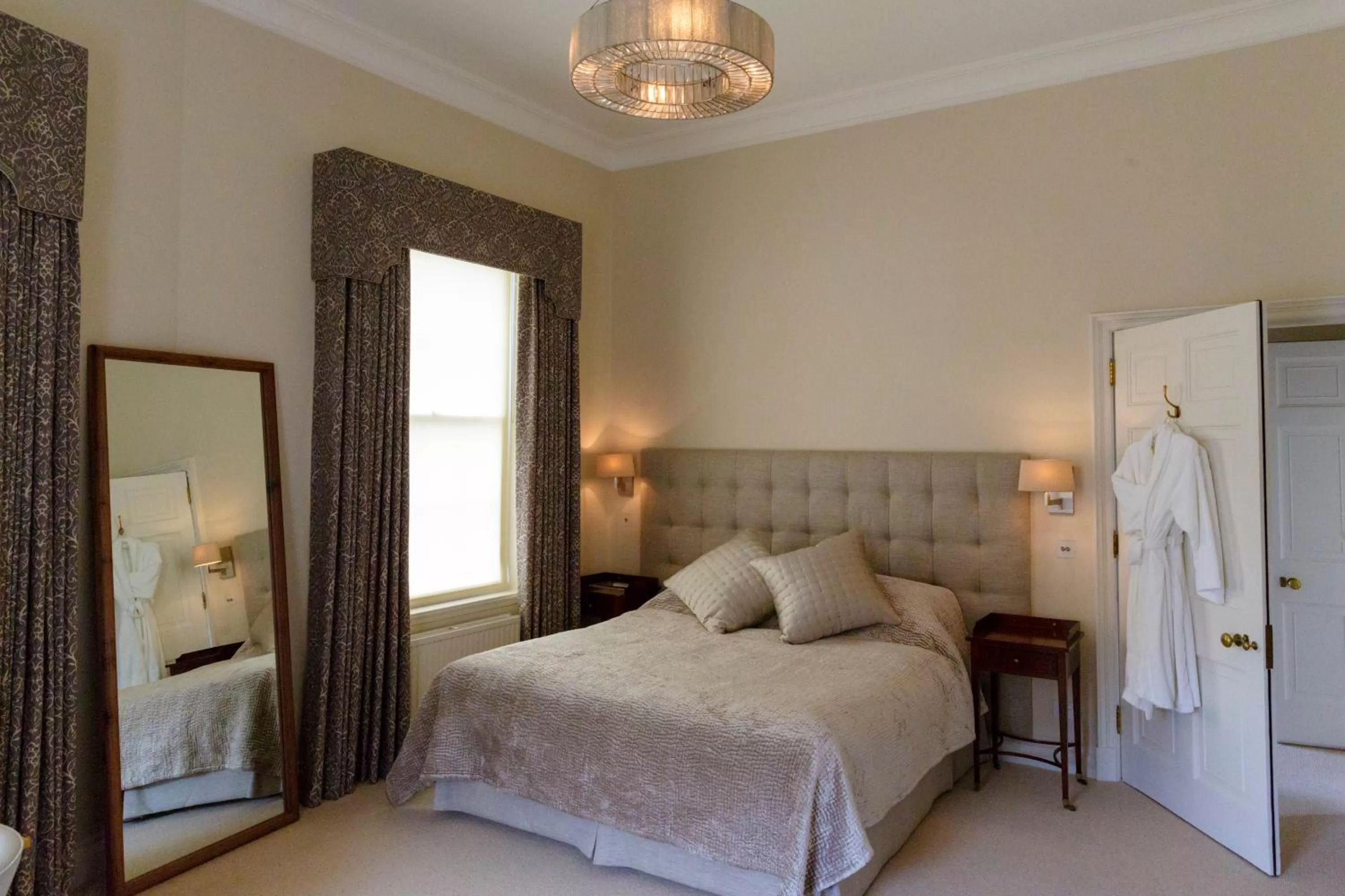 Bedroom, Bed in The Jockey Club Rooms