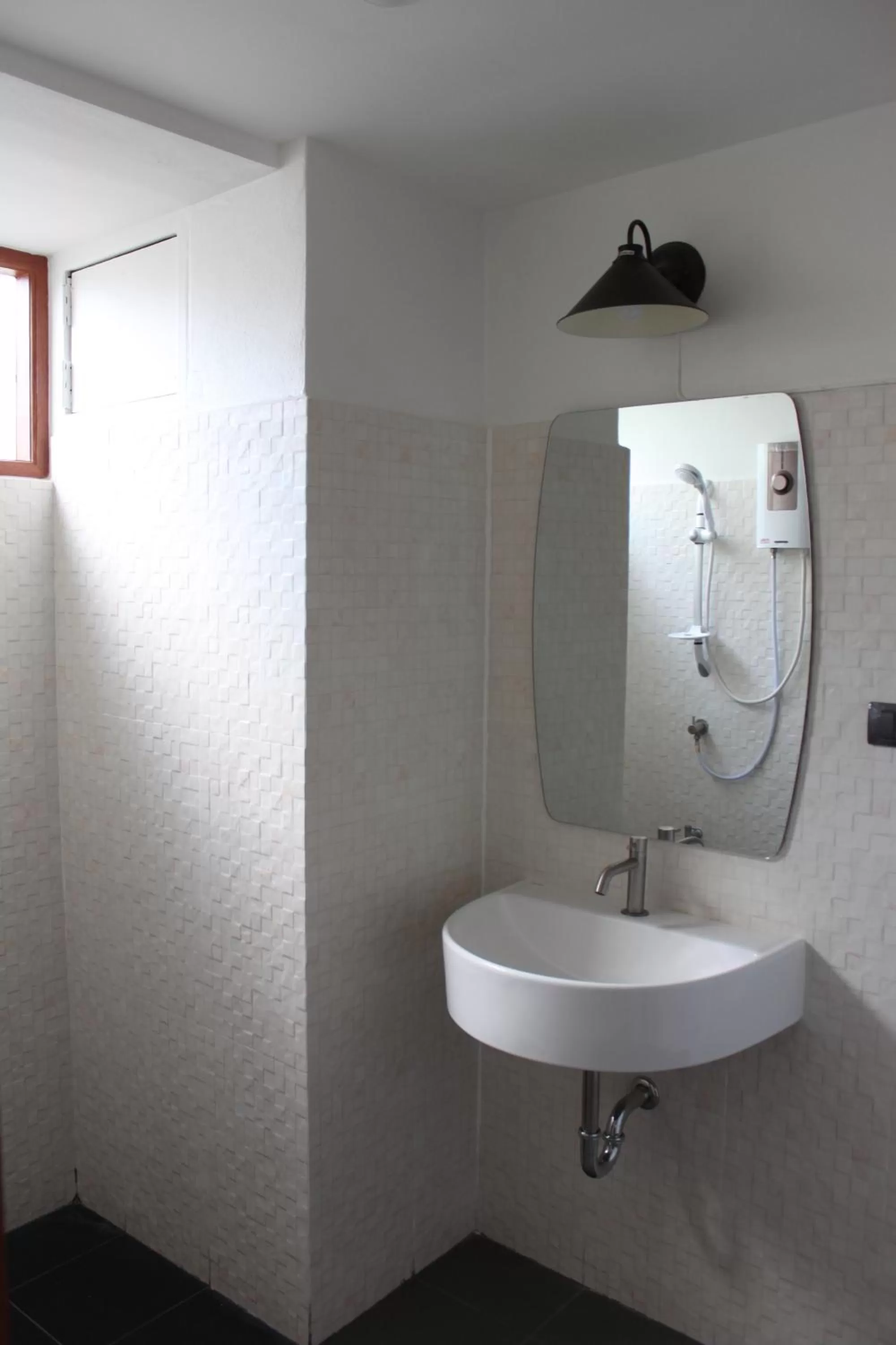 Bathroom in The Old City Wall Inn