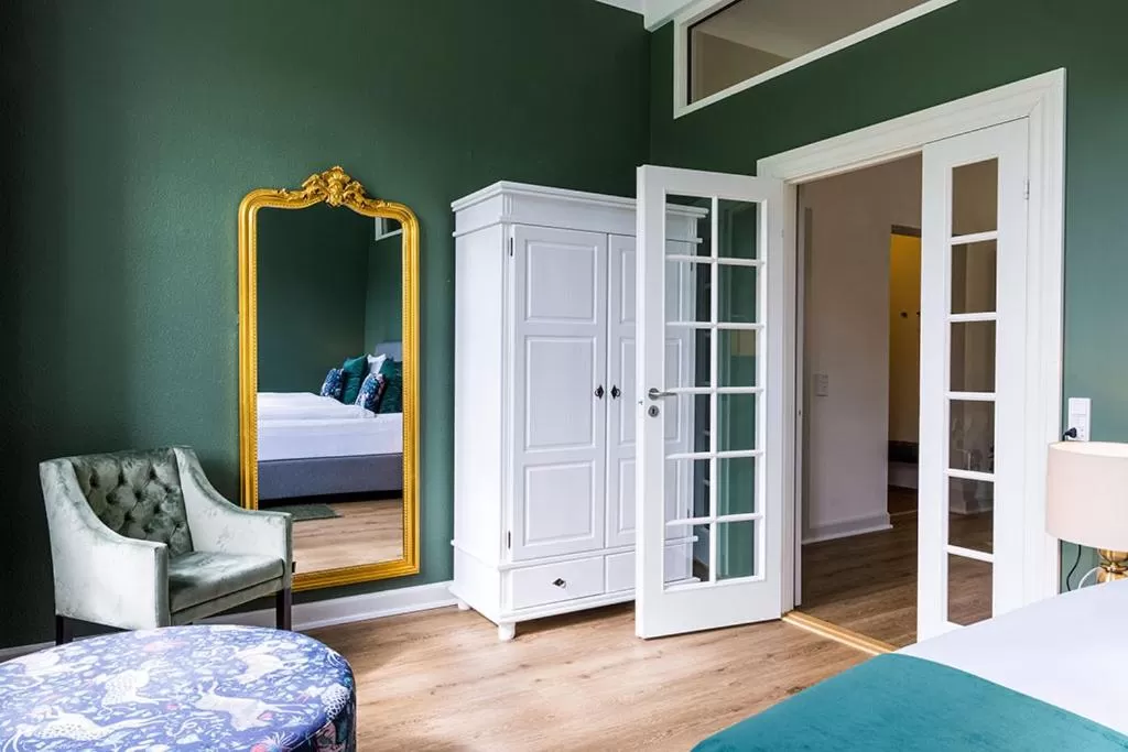 Bedroom, Bed in Gem Suites Holiday Apartments