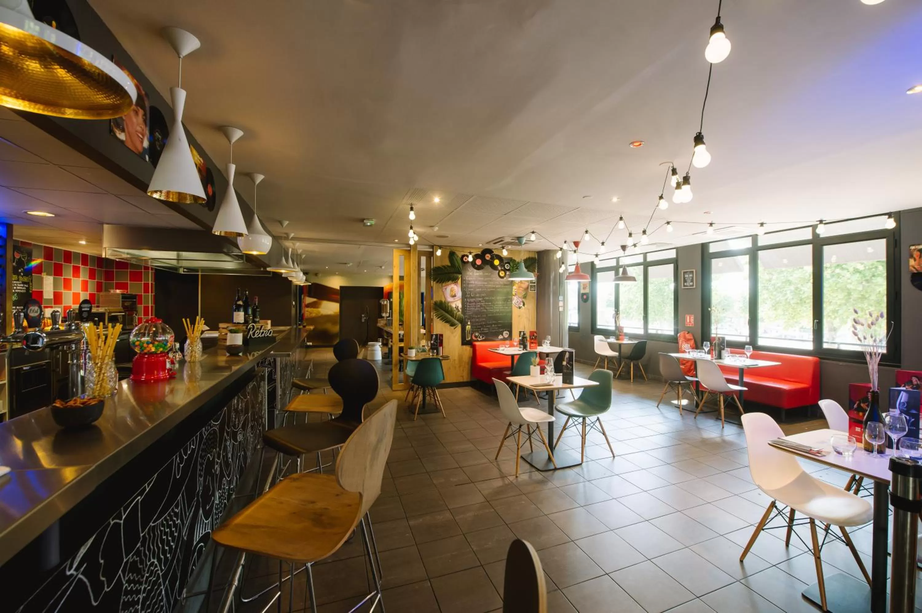 Restaurant/places to eat in ibis Avignon Centre Gare