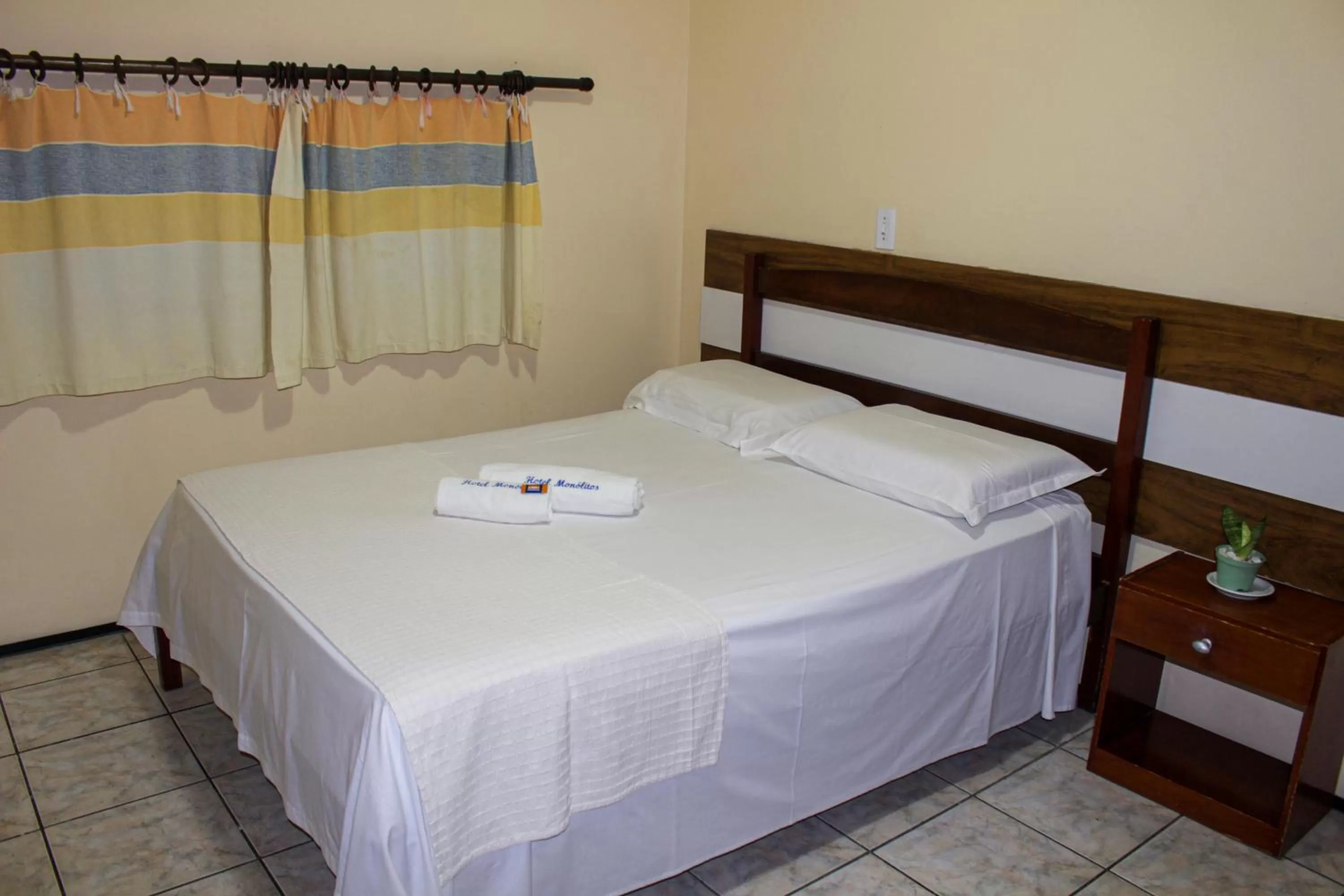 Bedroom, Bed in Hotel Monólitos