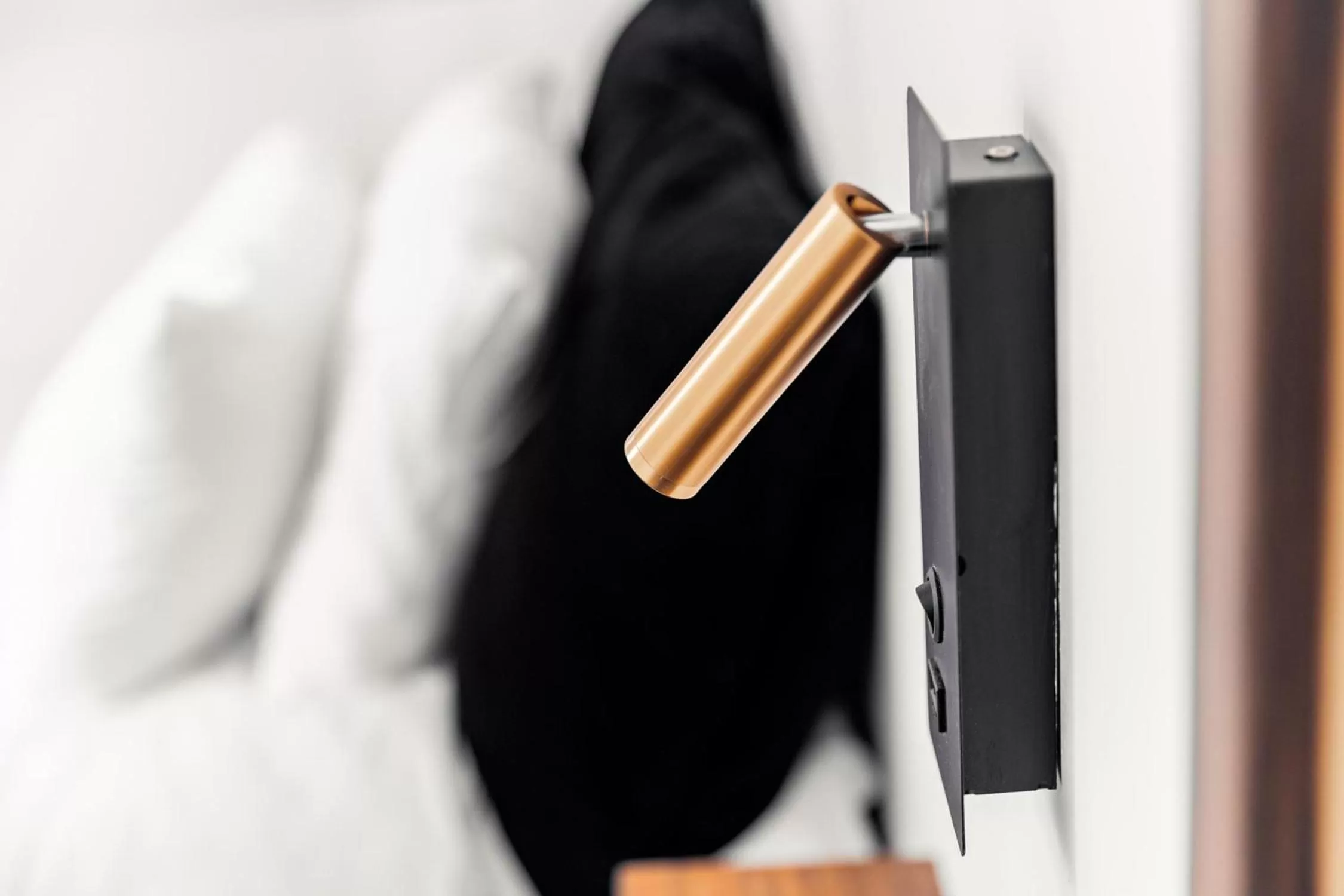 Bed in Cambridge House Hotel