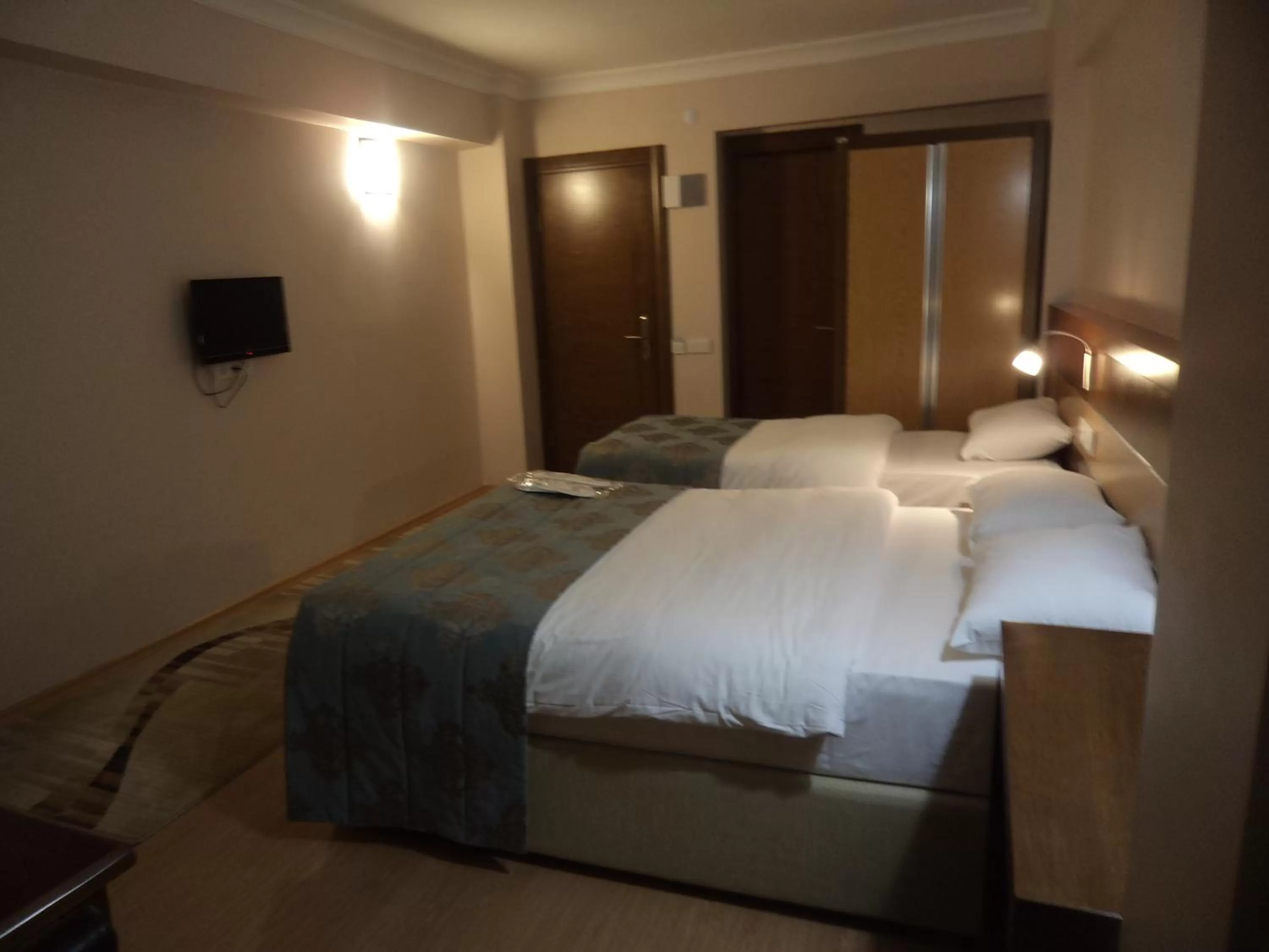 Photo of the whole room, Bed in Perla Hotel