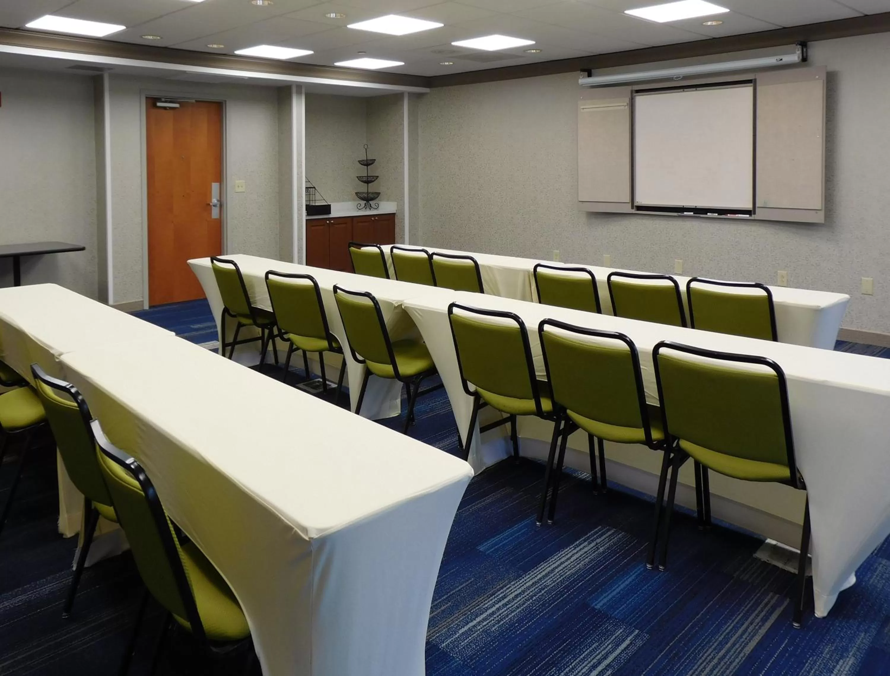 Meeting/conference room in Holiday Inn Express - Coventry S - West Warwick Area by IHG