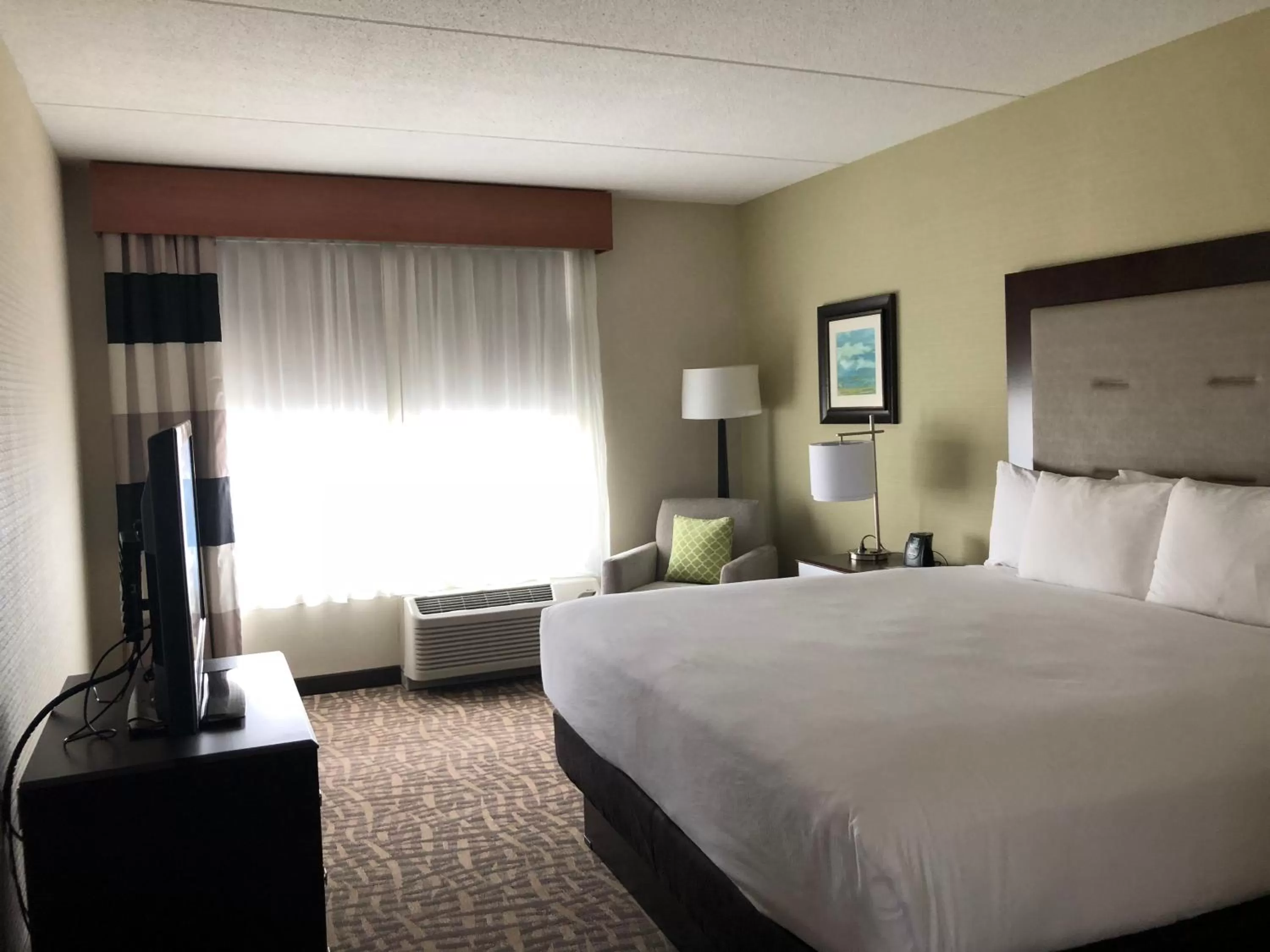 Bedroom, Bed in Wyndham Garden Buffalo Downtown