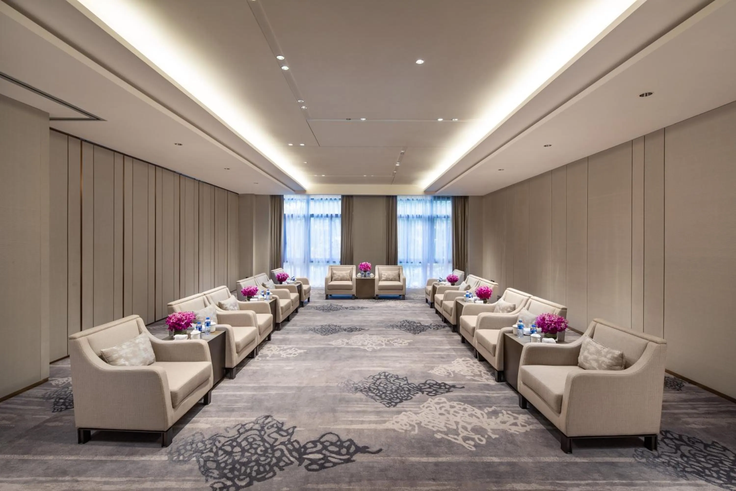 Meeting/conference room in Crowne Plaza Fuzhou South by IHG