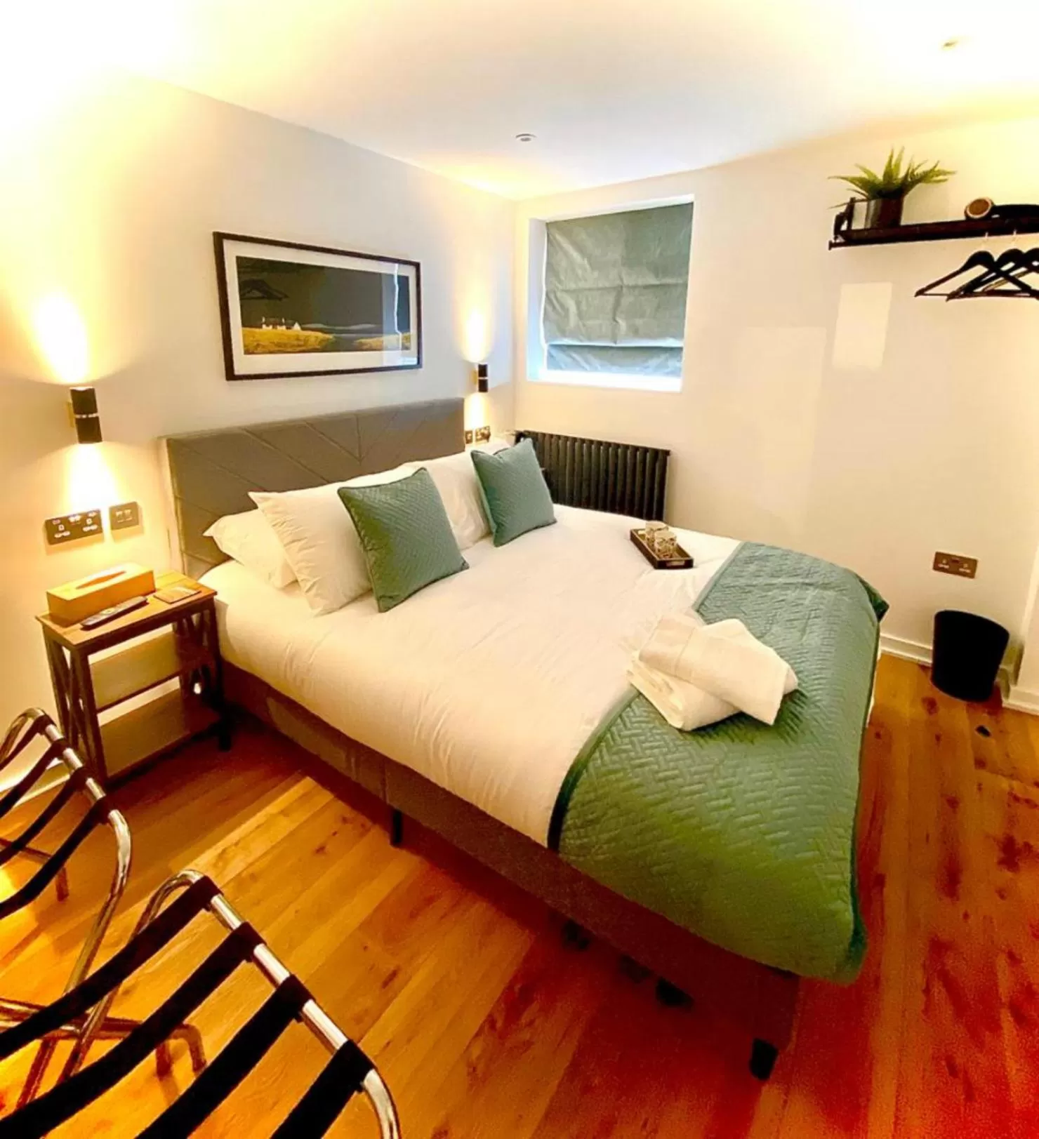 Photo of the whole room, Bed in The Cherry Tree Hotel