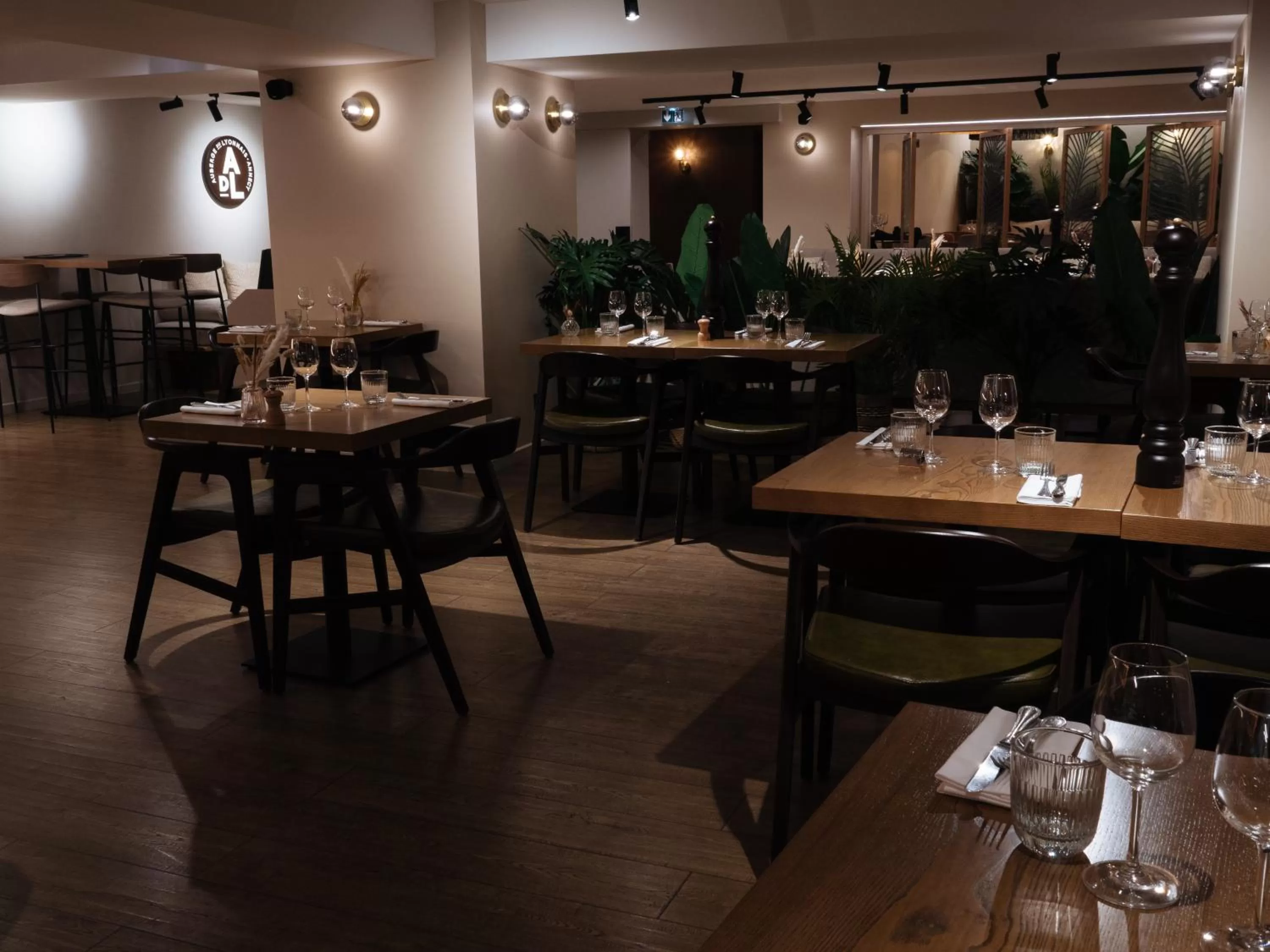 Restaurant/places to eat in Auberge du Lyonnais