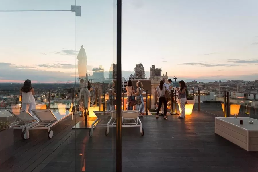 Swimming pool in Emperador