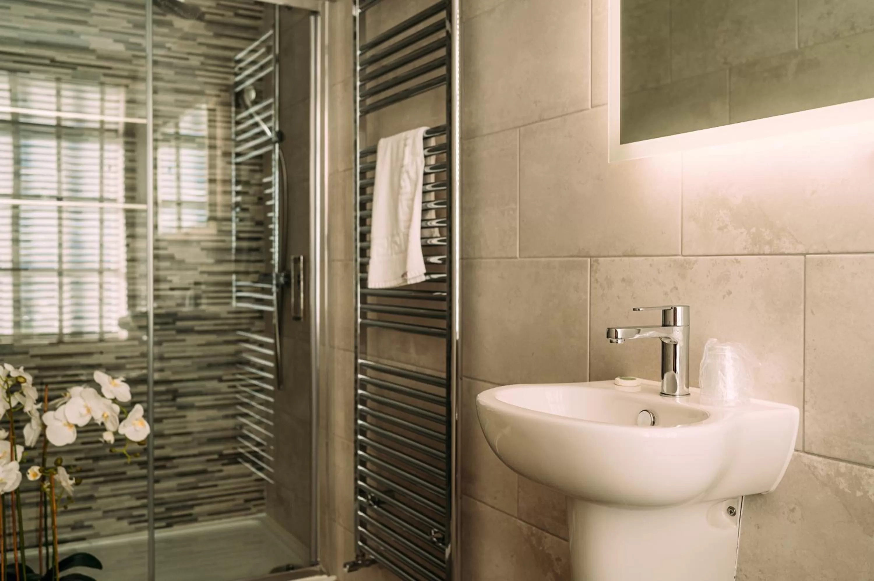 Shower in The Queens Hotel