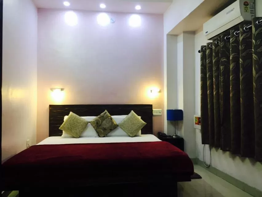 Bed in Hotel Kanha Inn Charbagh