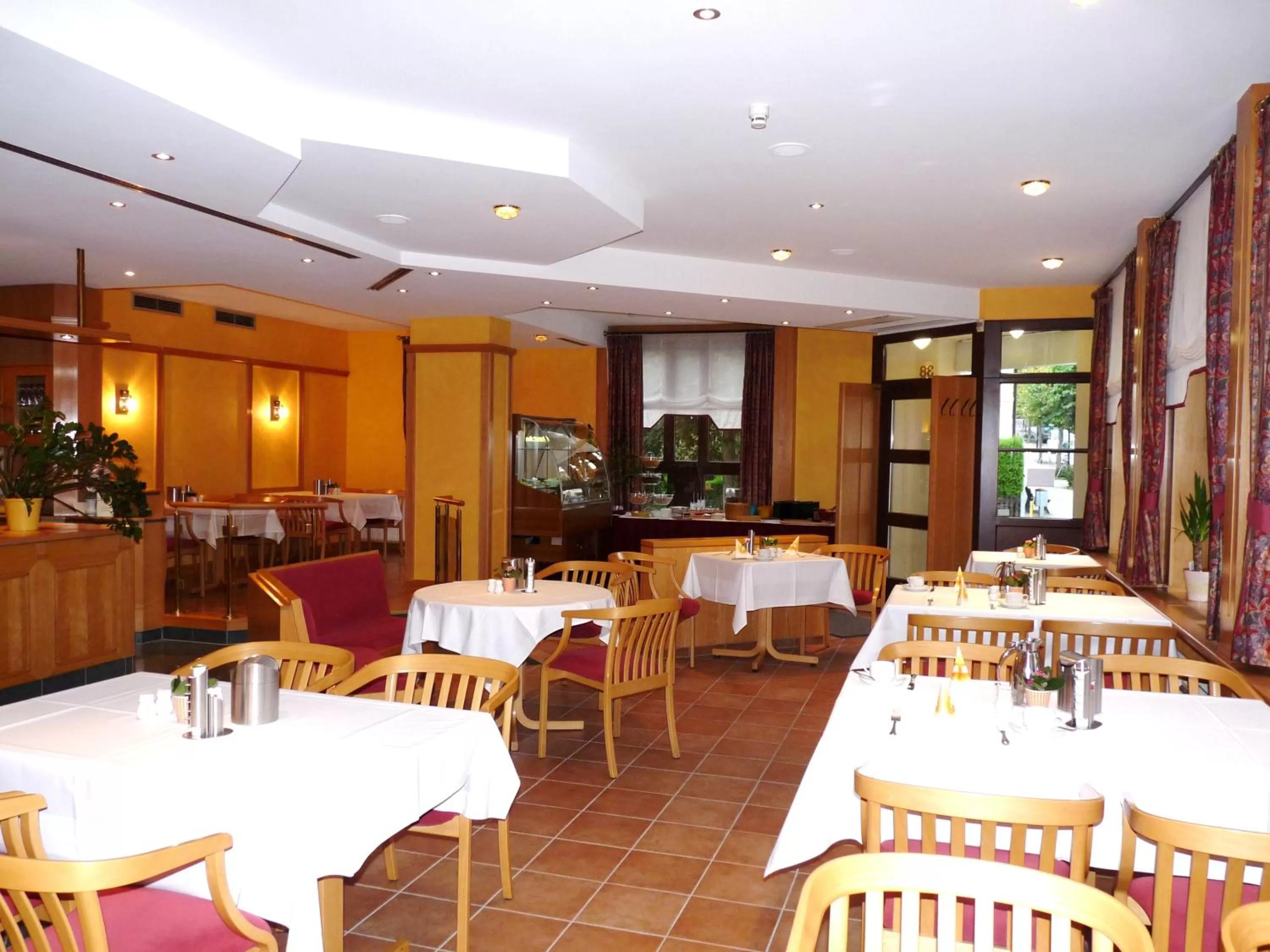 Restaurant/places to eat in Hotel garni "Zum Eichwerder"