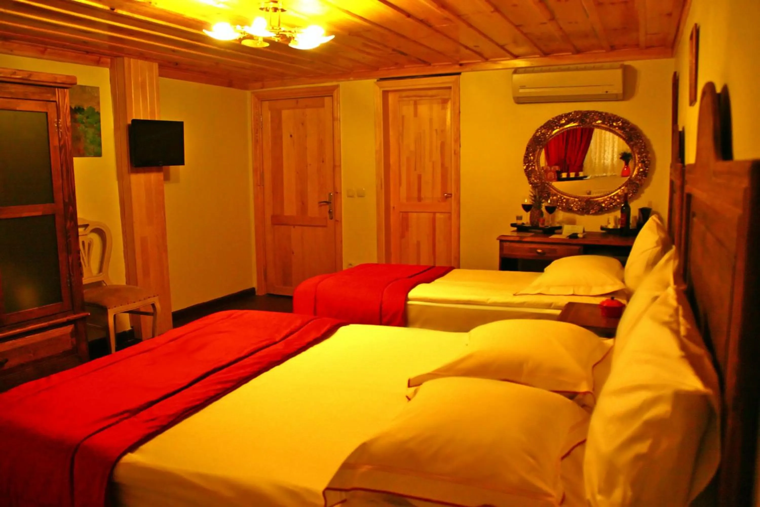 Bedroom, Bed in Divas Hotel