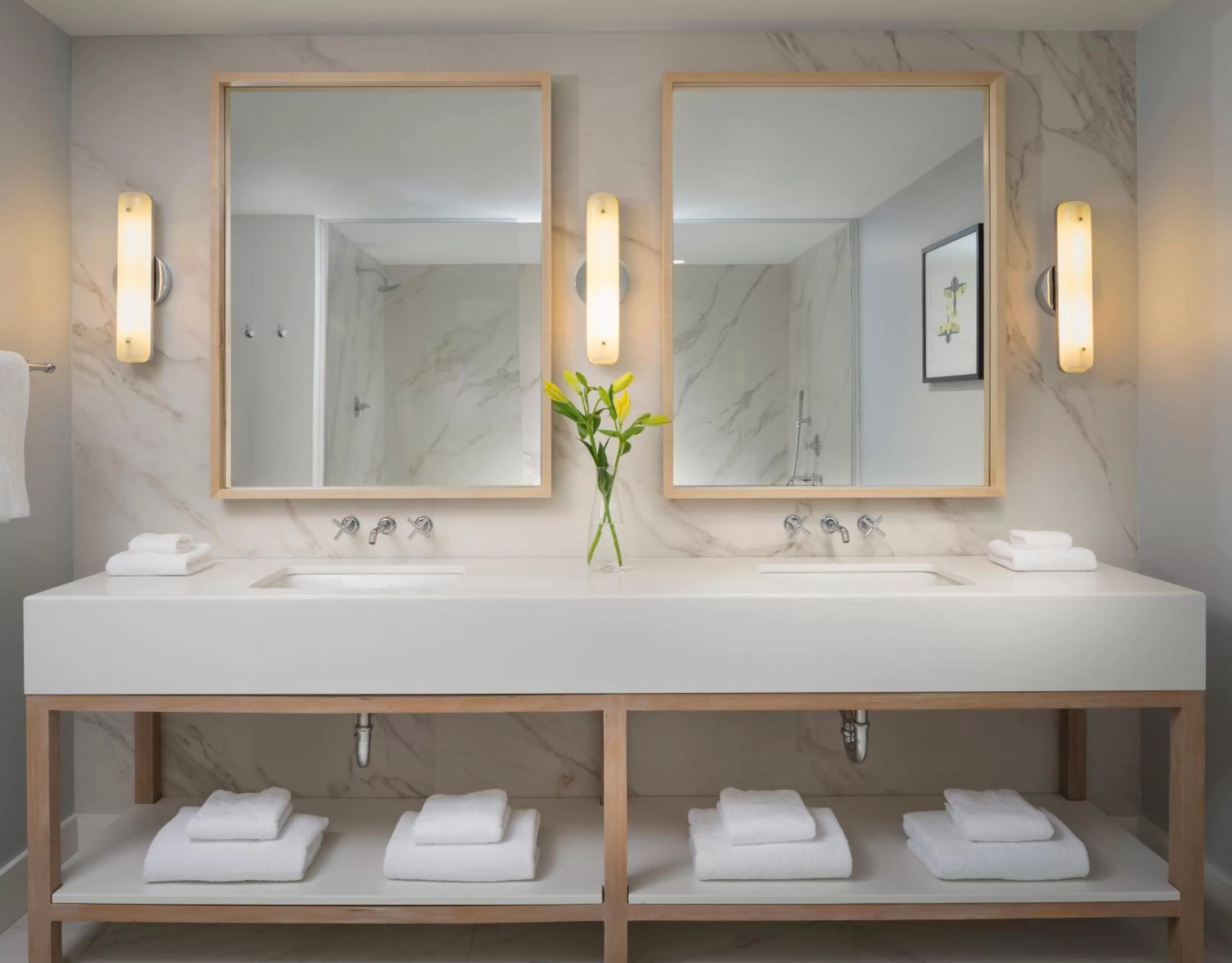 Bathroom, Bed in Kimpton Schofield Hotel by IHG