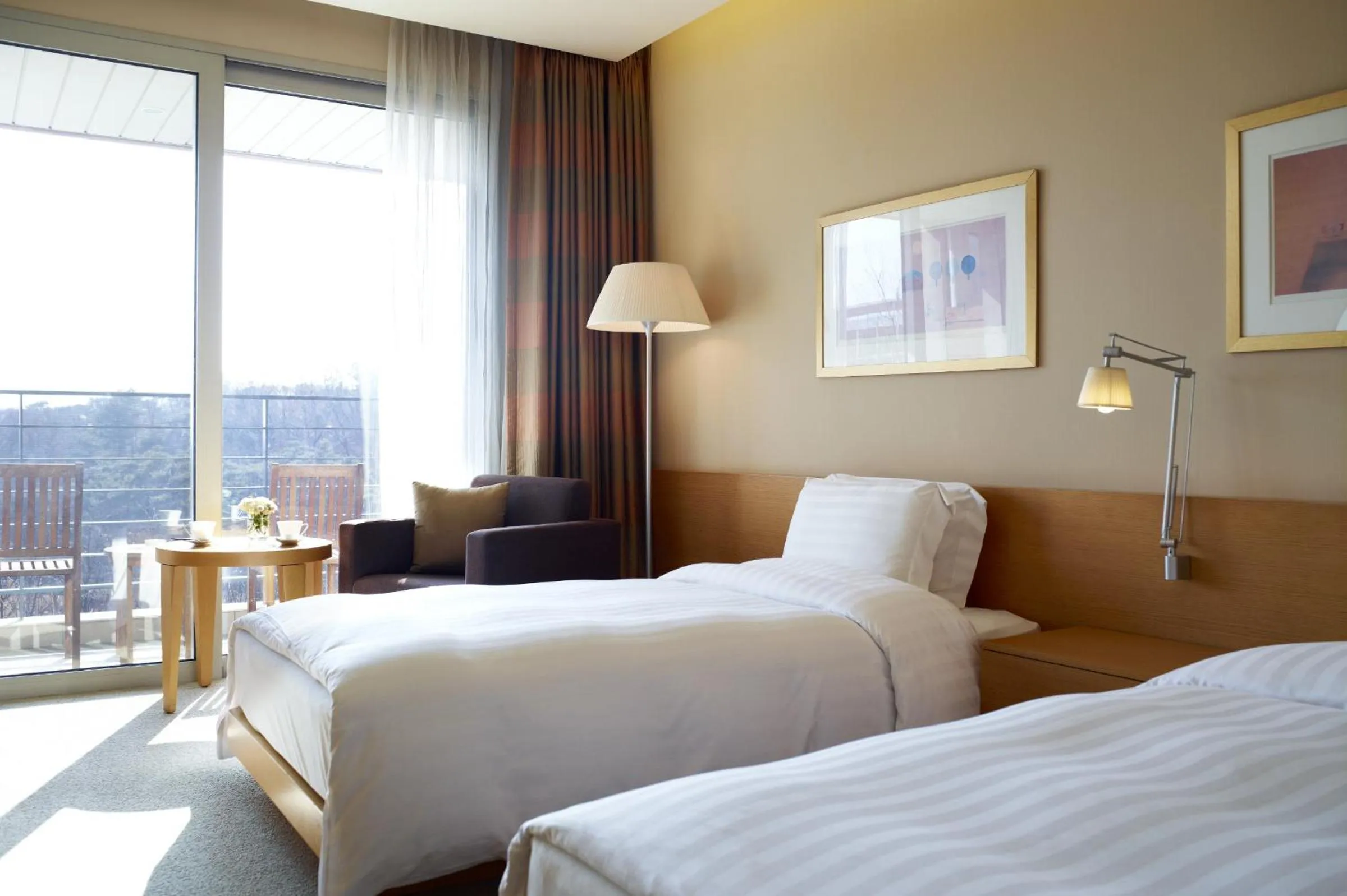 Superior Twin Room with Breakfast with Access to Sauna, Pool, Fitness in Rolling Hills Hotel