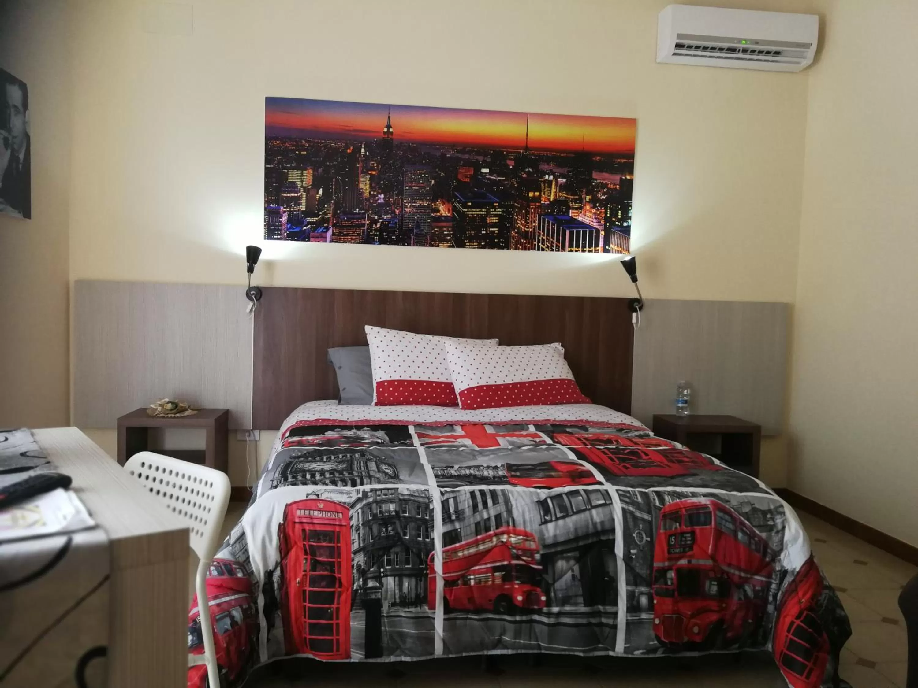 Bed in Bed & Breakfast Hollywood