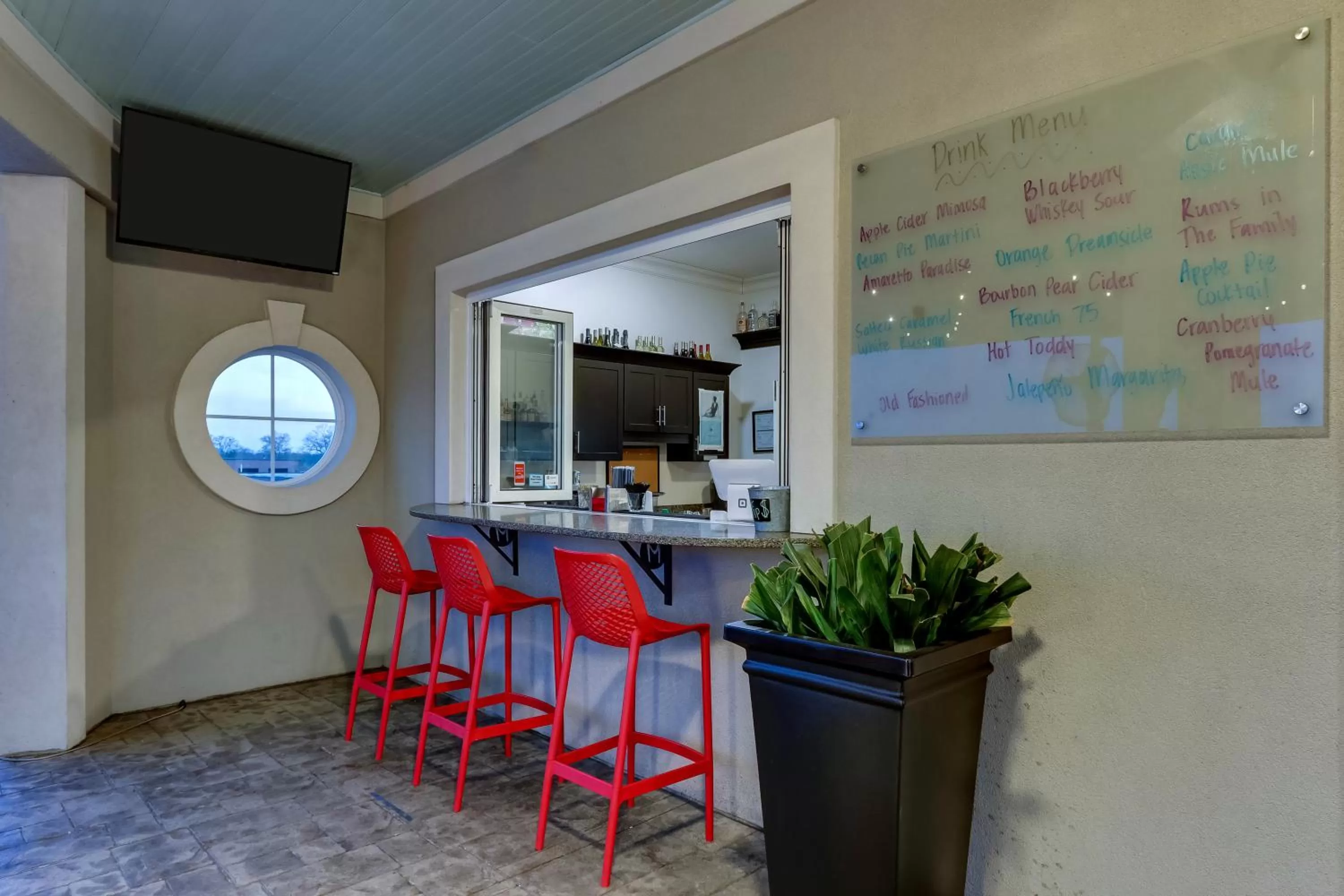 Lounge or bar in The Mantissa Hotel