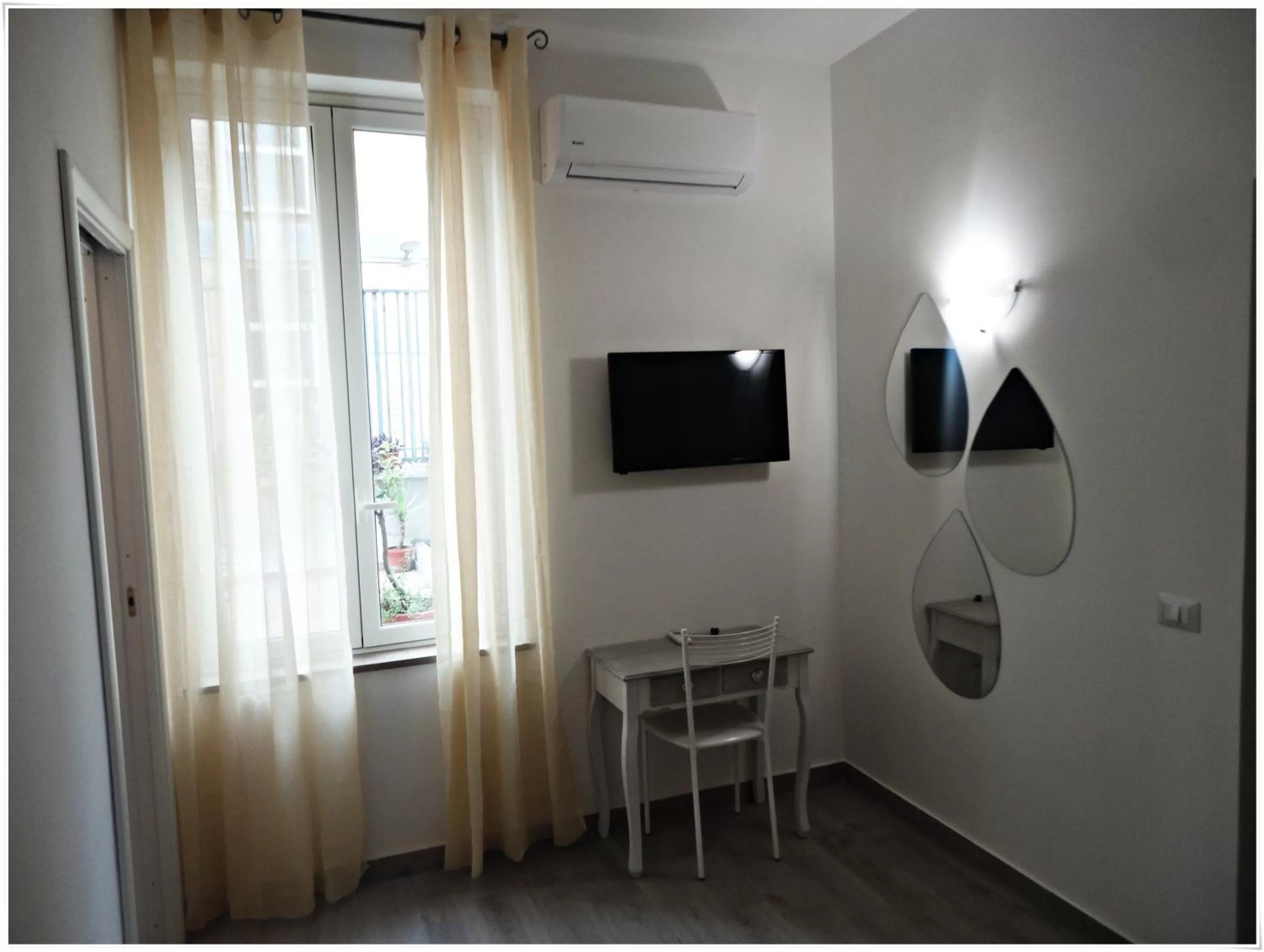 TV and multimedia, TV/Entertainment Center in LunaBlù