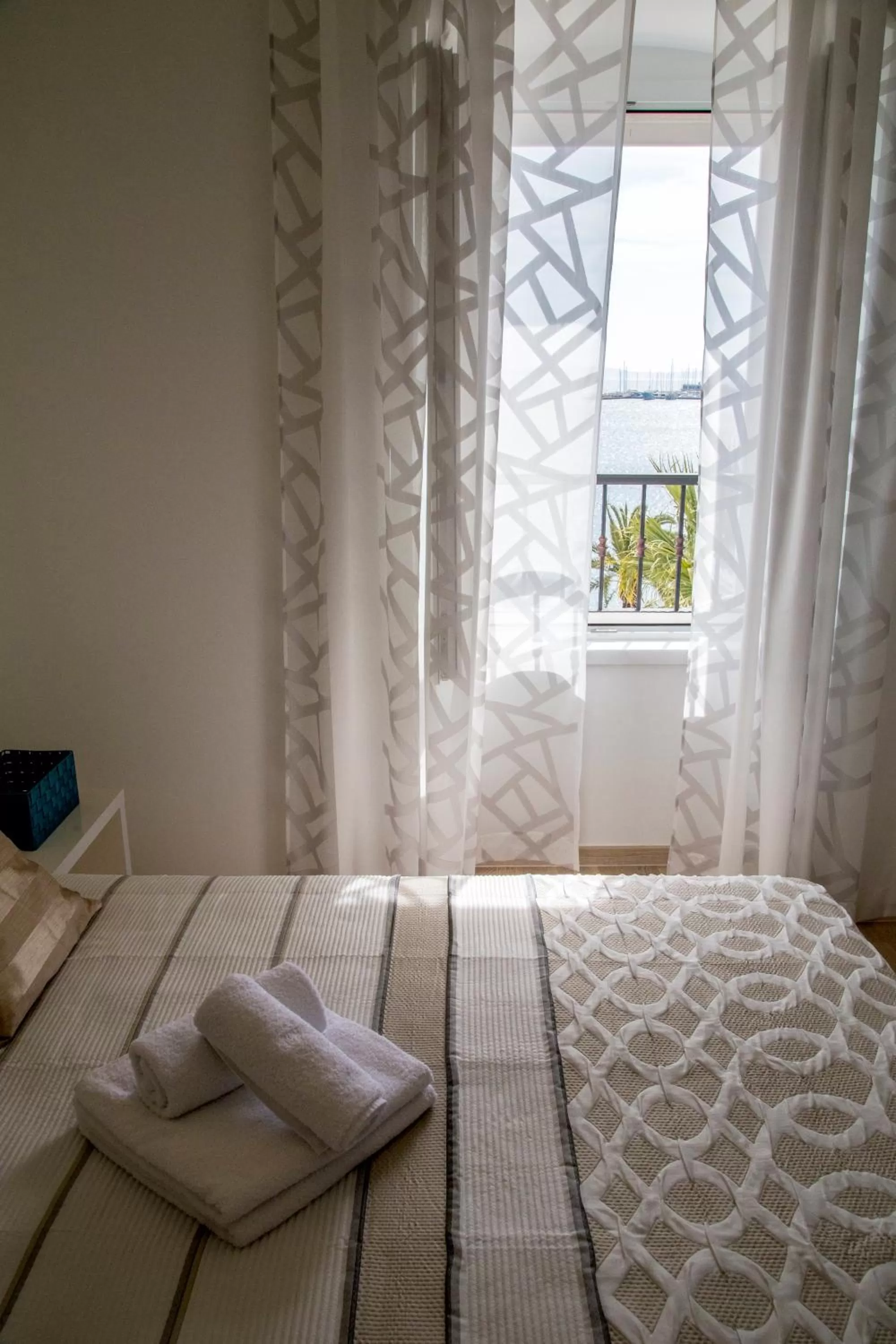 Photo of the whole room, Bed in Luxury rooms Skystar-Split