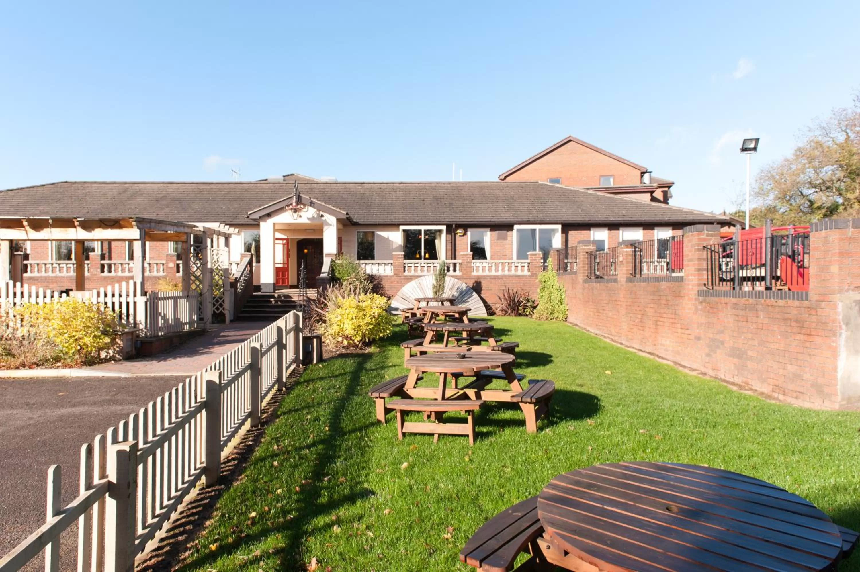 Patio in Boundary, Alfreton by Marston's Inns