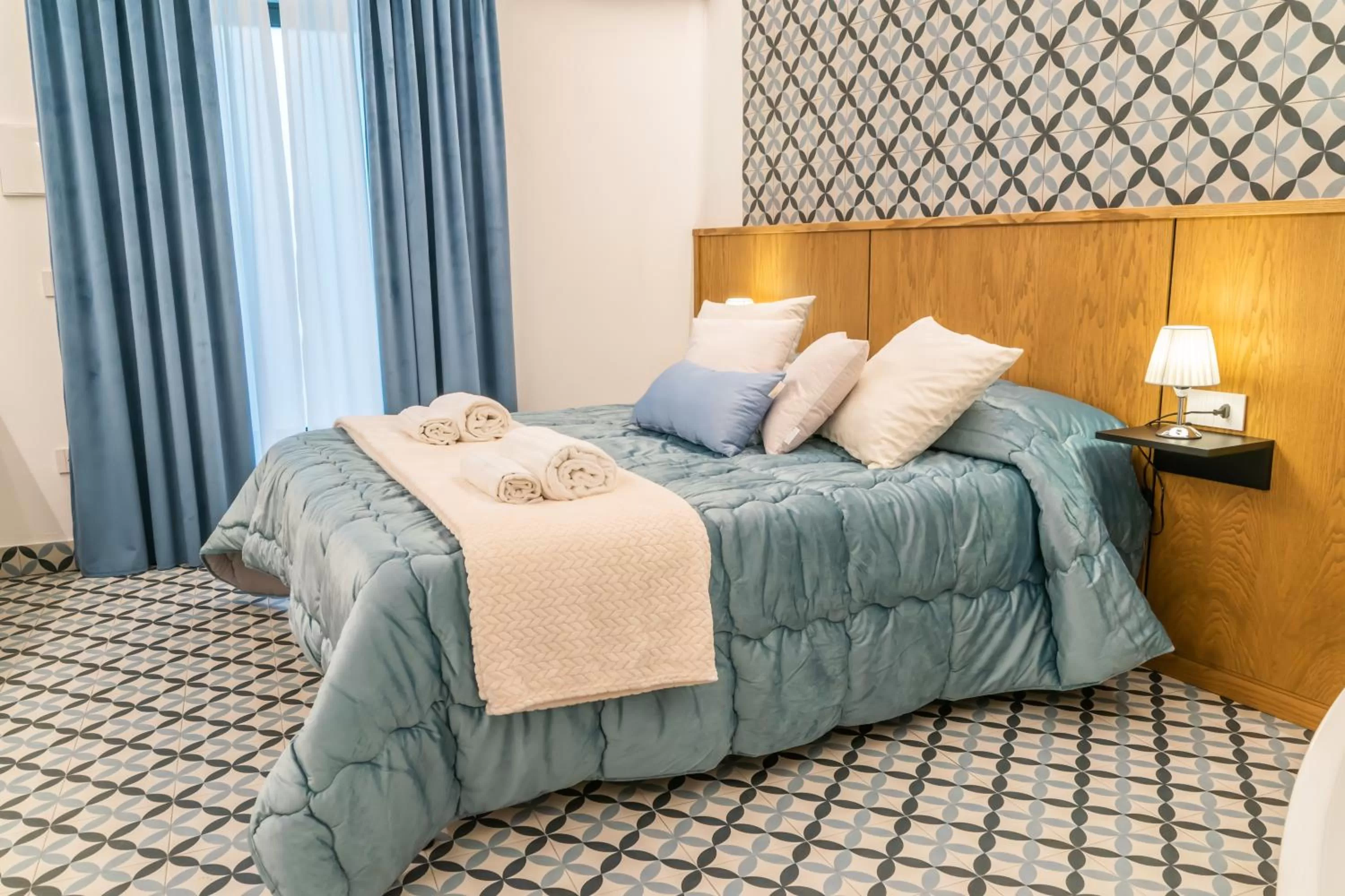 Bed in Community Rooms & Wine