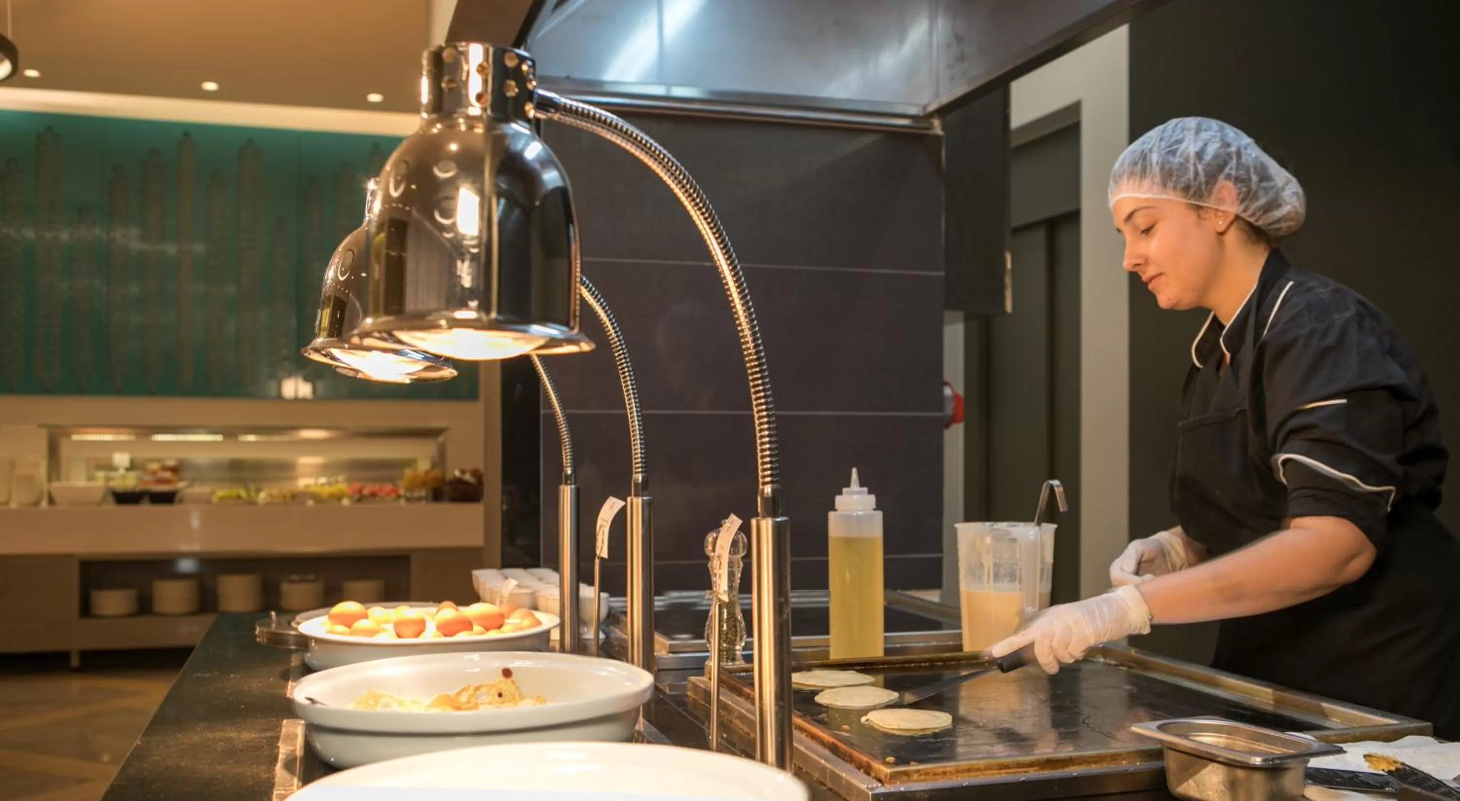 Restaurant/places to eat in Blue Lagoon City Hotel