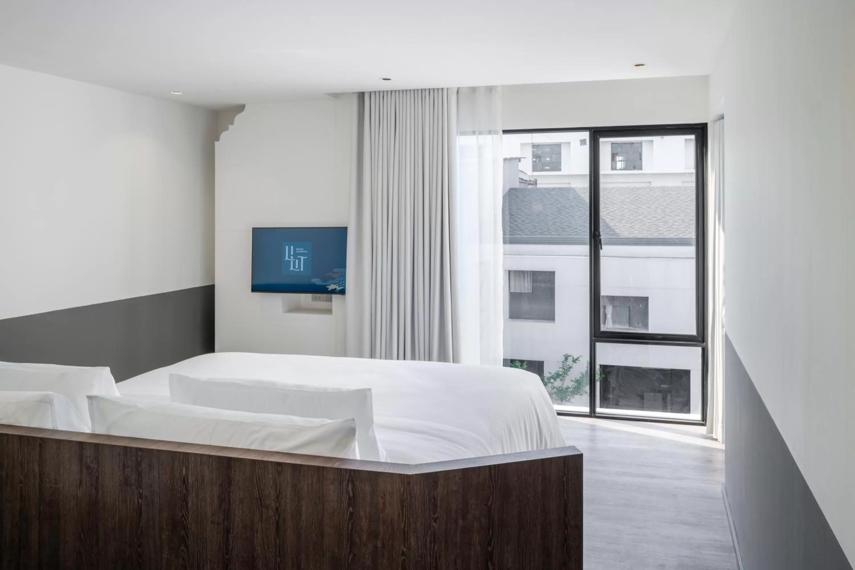 TV and multimedia, Bed in Lilit Bang Lumphu Hotel