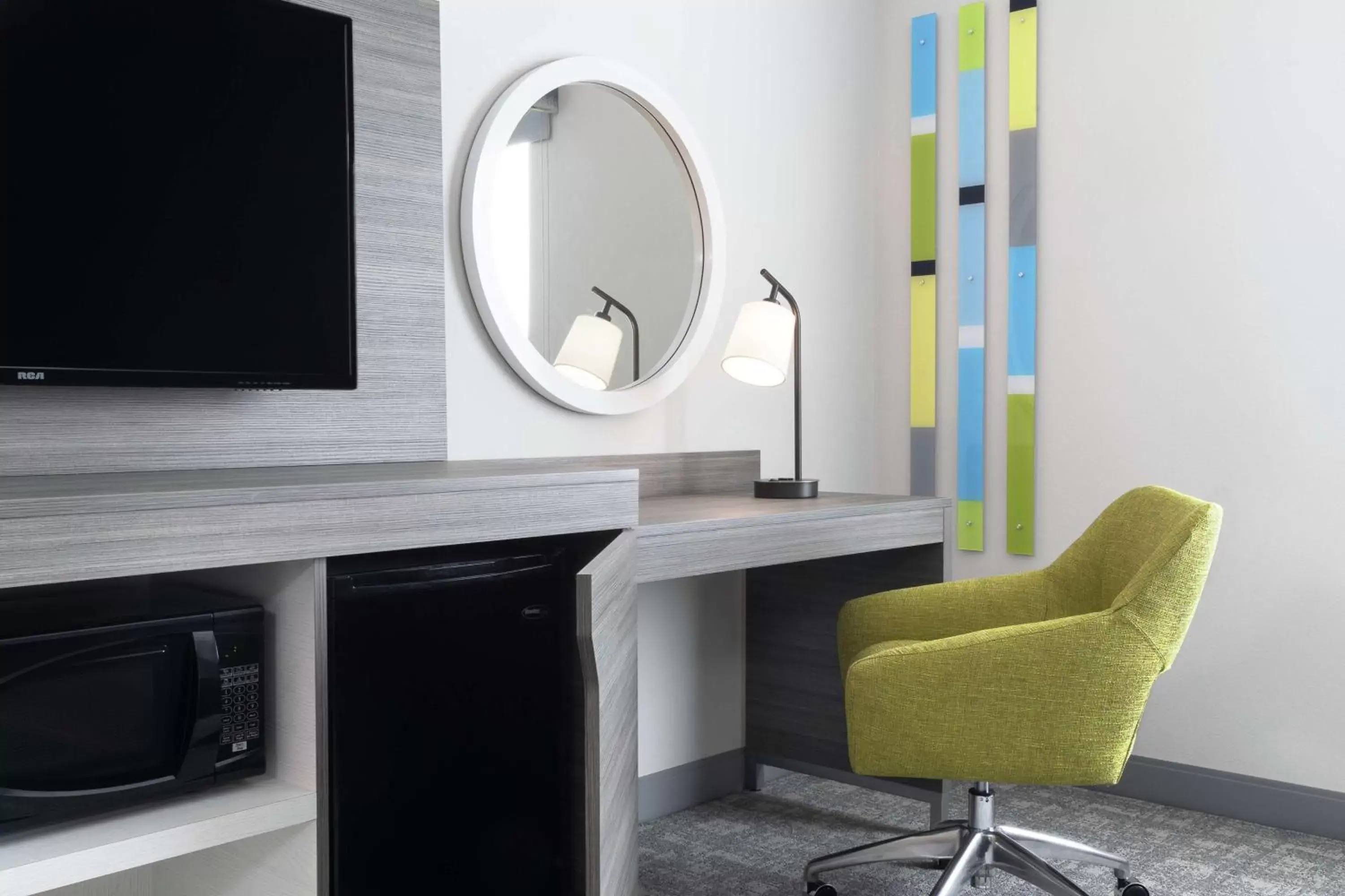 Queen Room with Bath Tub - Mobility Access/Non-Smoking in Hampton Inn O'Fallon, Il Queen Room with Bath Tub - Mobility Access/Non-Smoking in Hampton Inn O'Fallon, Il