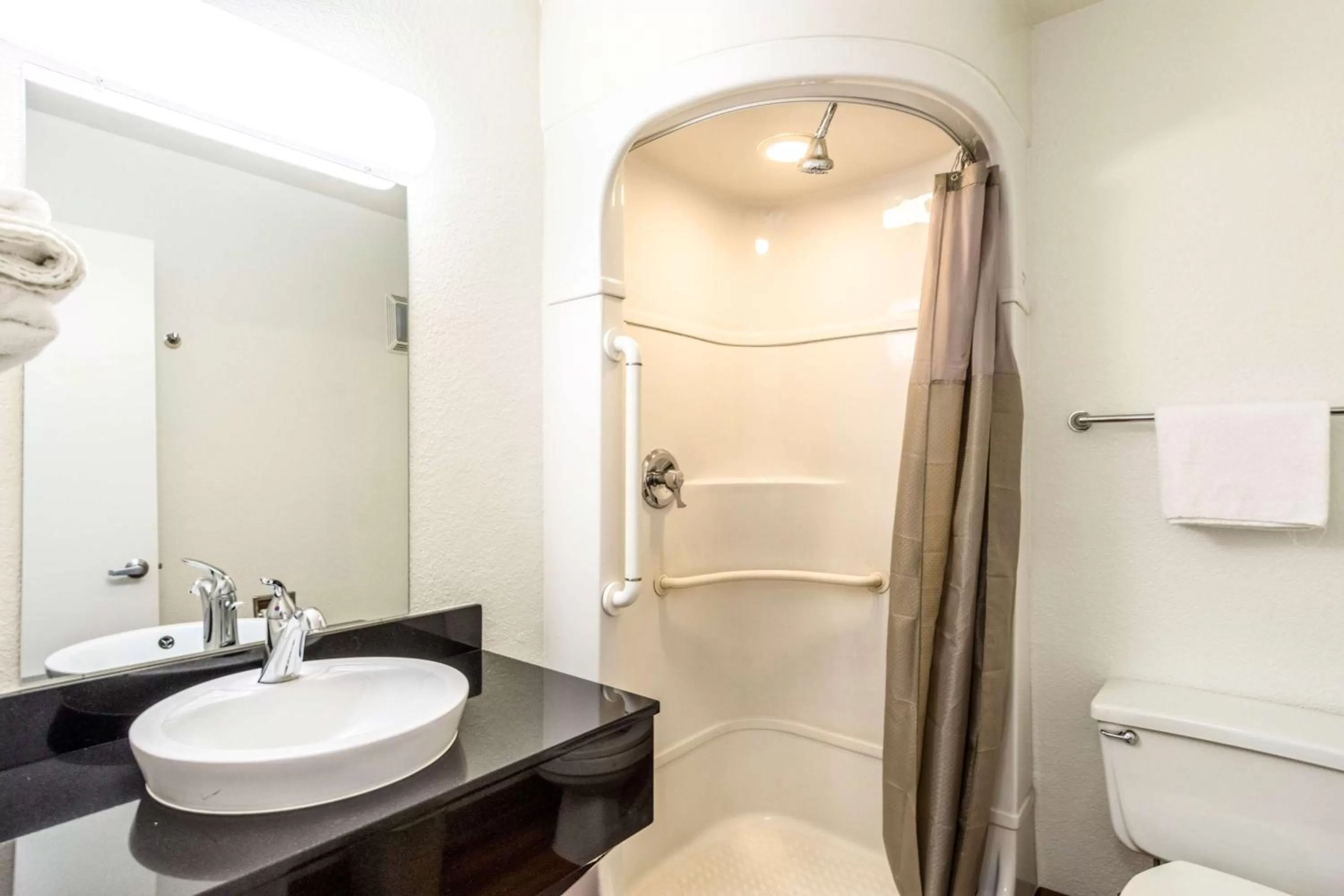 Bathroom in Motel 6-Redding, CA - Central