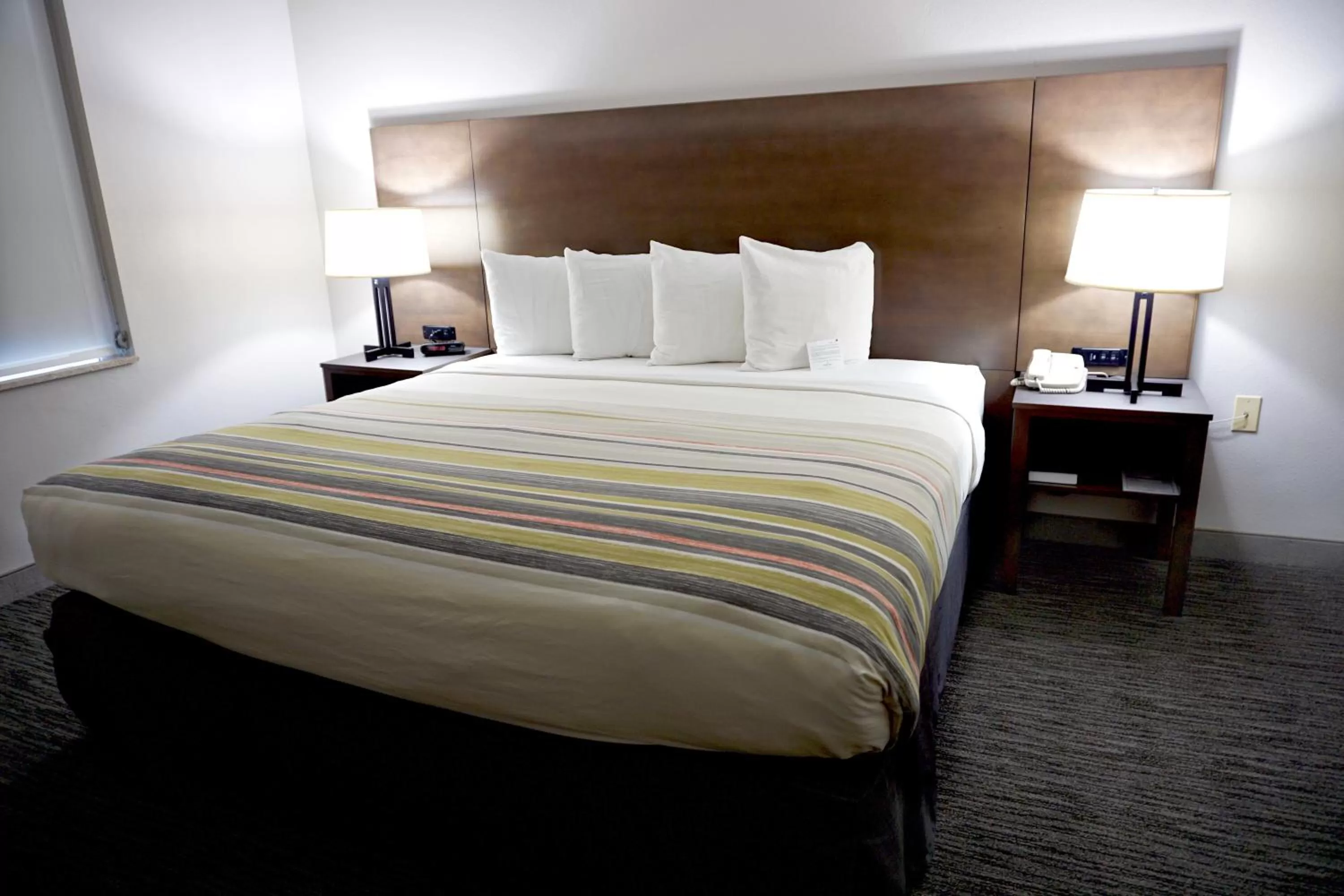 Bed in Country Inn & Suites by Radisson, Tampa-Brandon, FL