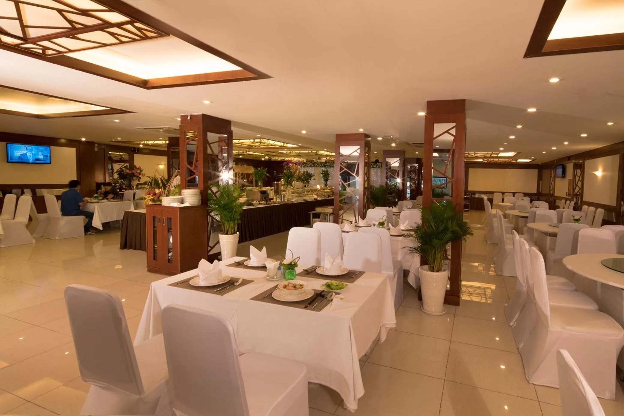 Restaurant/places to eat in Vien Dong Hotel - Near Bui Vien Walking Street