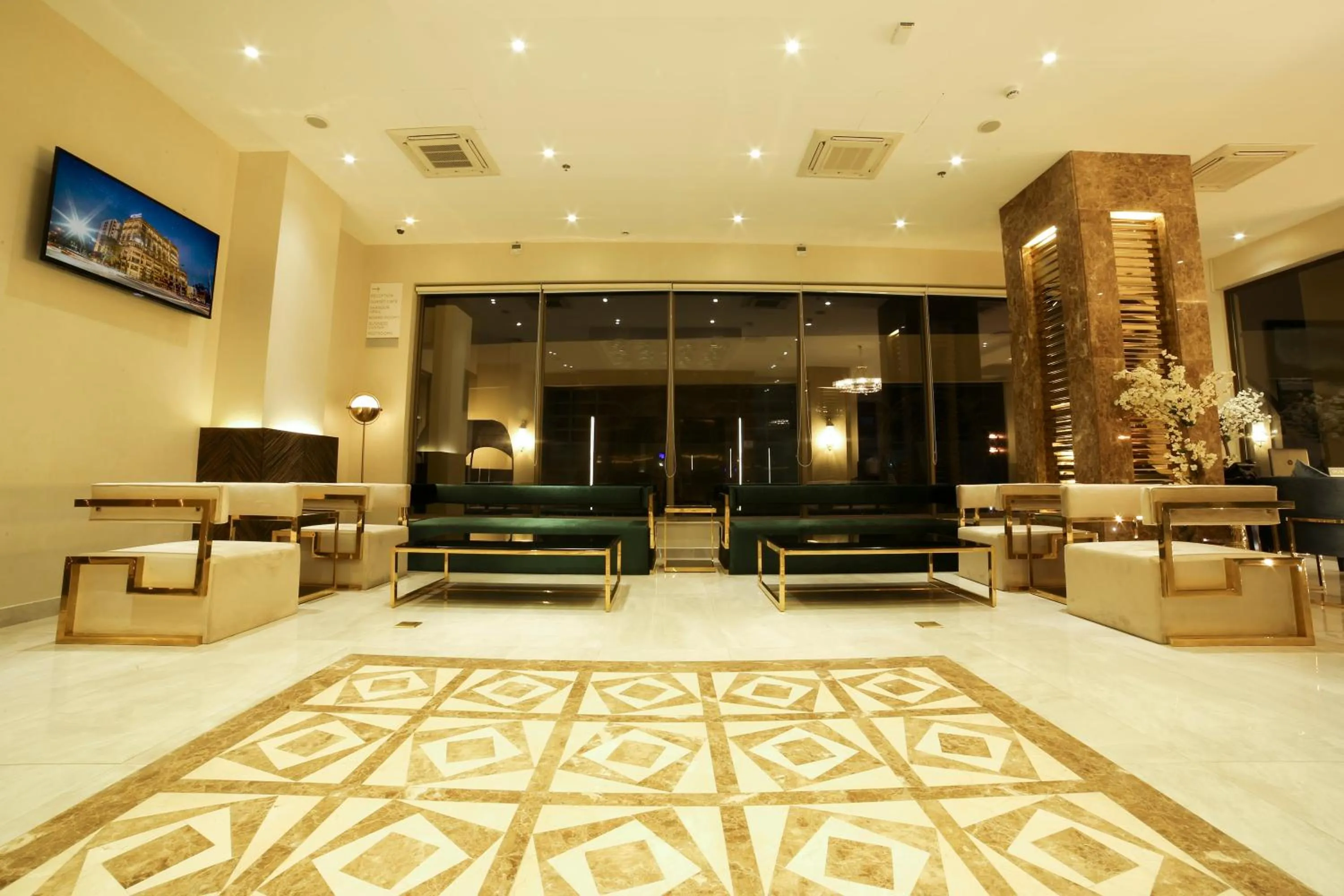 Lobby or reception in Best Western Premier Hotel Gulberg Lahore