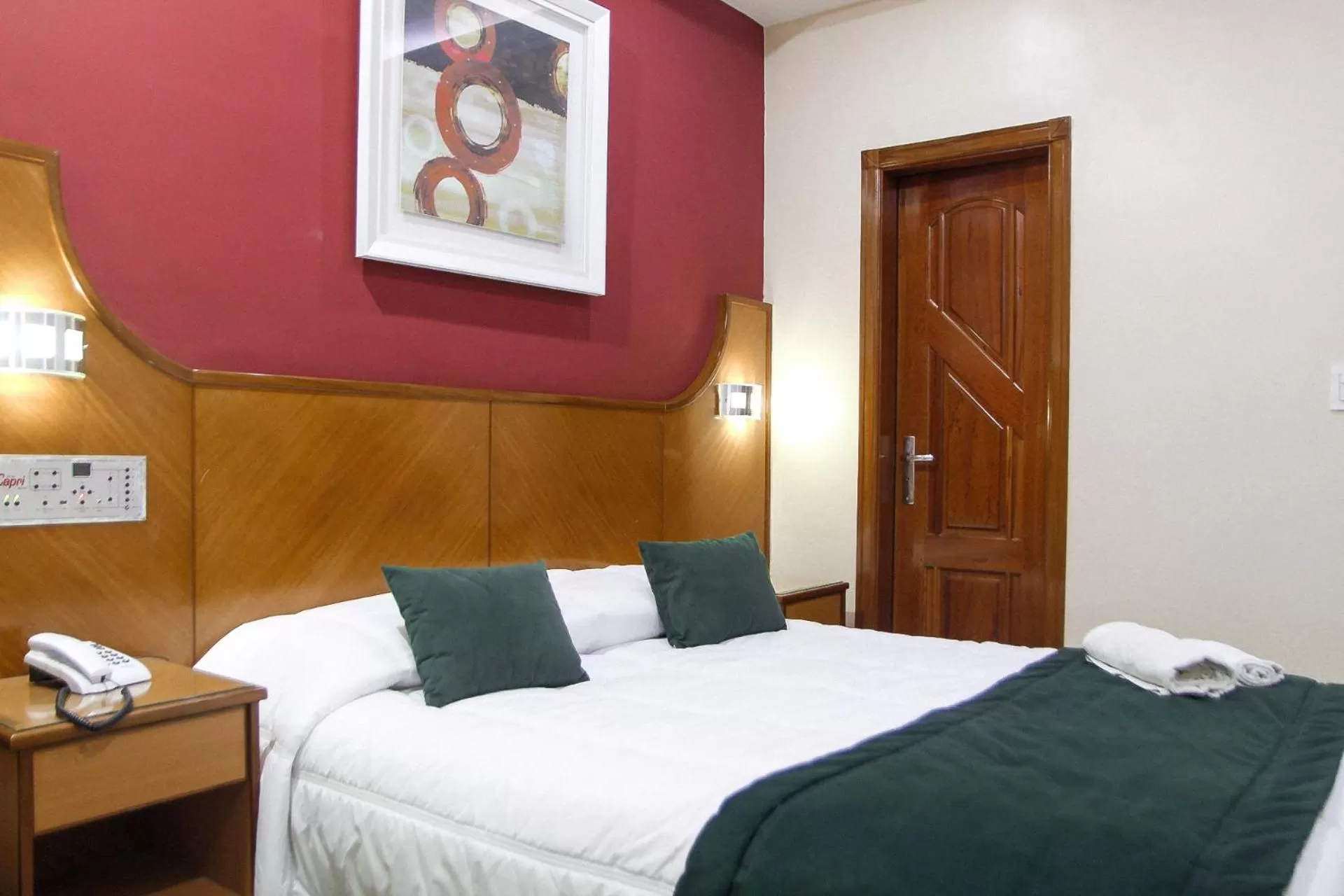 Bedroom, Bed in Capri Hotel