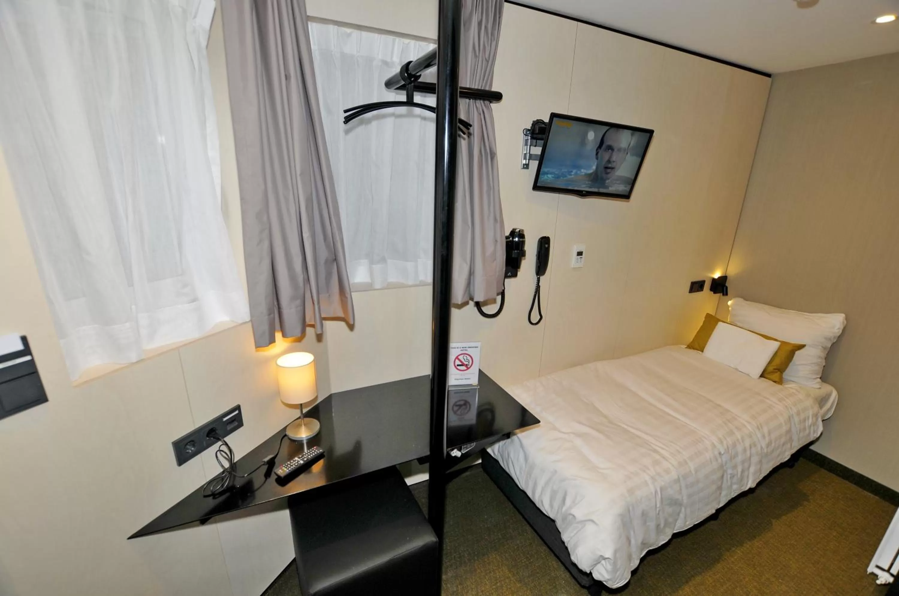 Photo of the whole room, Bed in Cityview Hotel