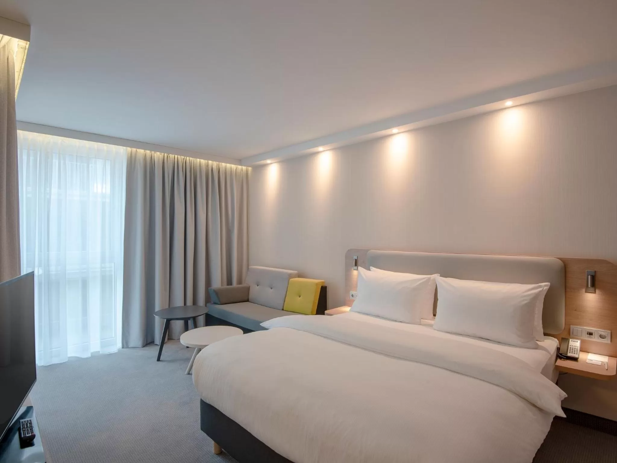 Bed in Holiday Inn Express - Offenbach by IHG