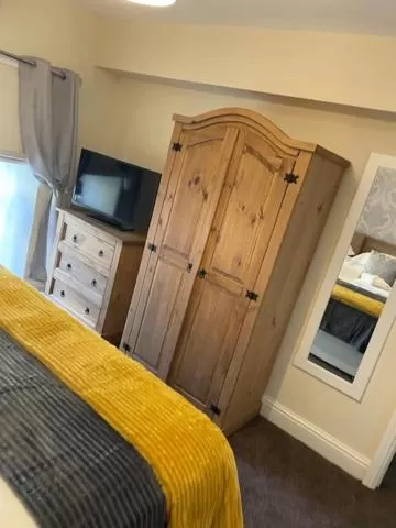 Bed in Manor House Hotel and Restaurant