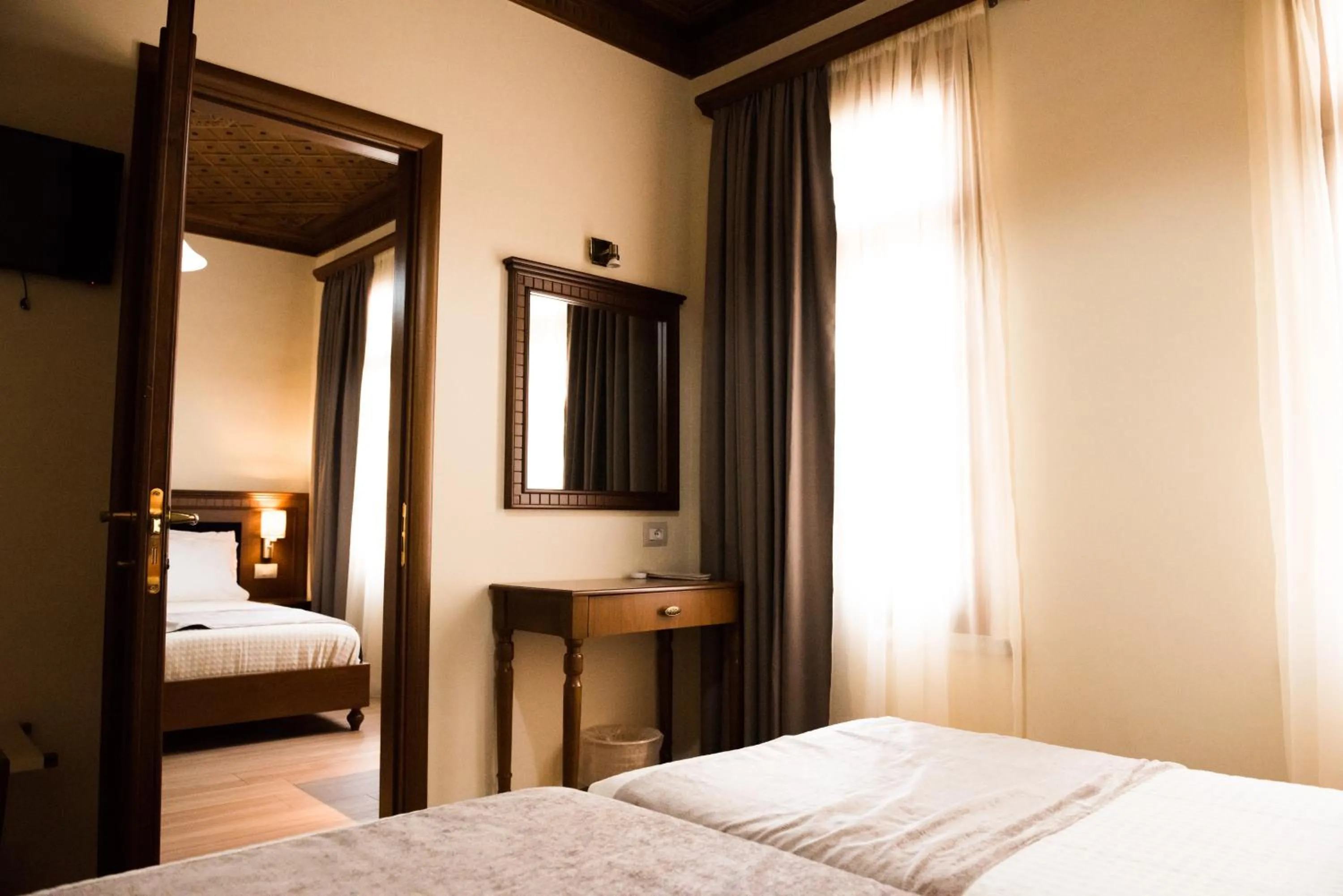 TV and multimedia, Bed in Hotel Argjiro